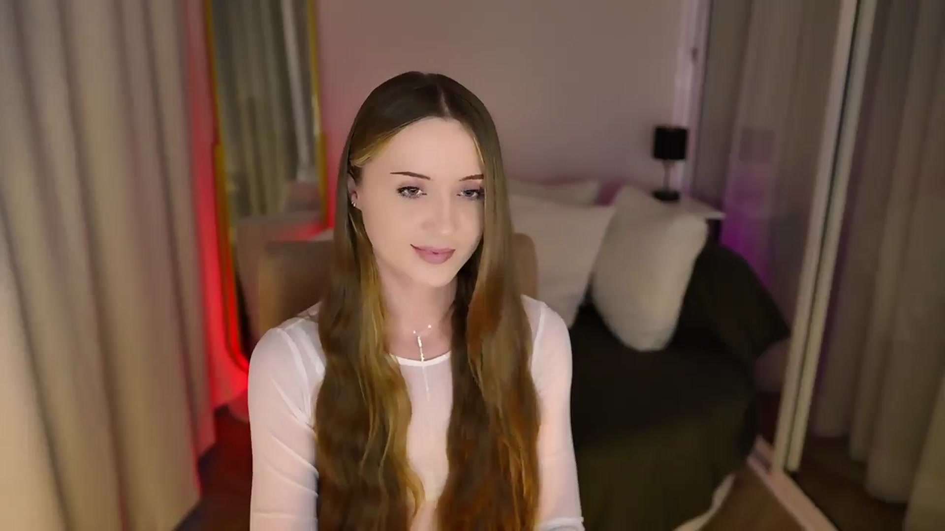 Gallery image thumbnail from Innocent_Soul's myfreecams stream on, 06/23/2025, 18:22 image 14 of 20