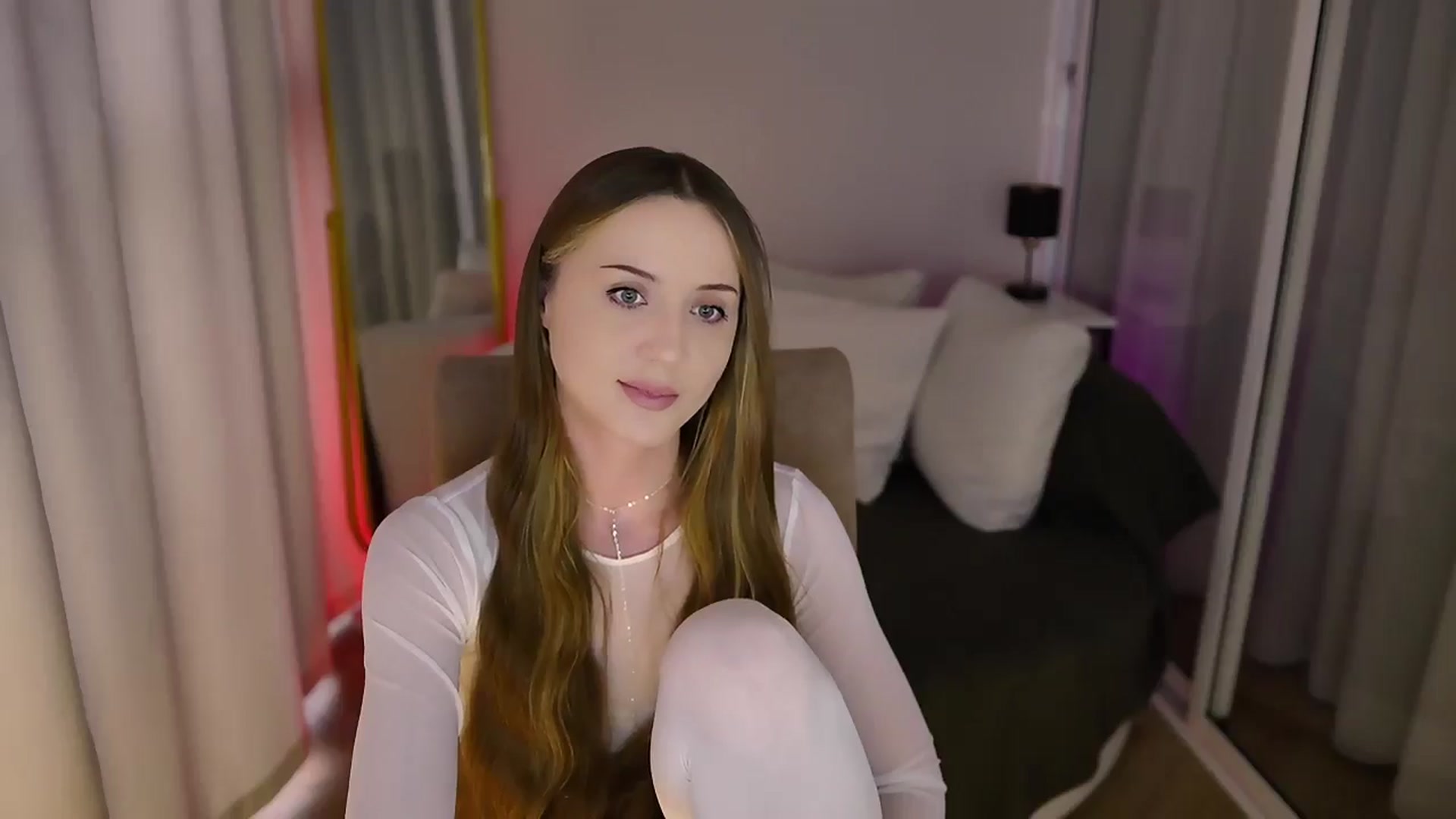 Gallery image thumbnail from Innocent_Soul's myfreecams stream on, 06/23/2025, 18:22 image 4 of 20