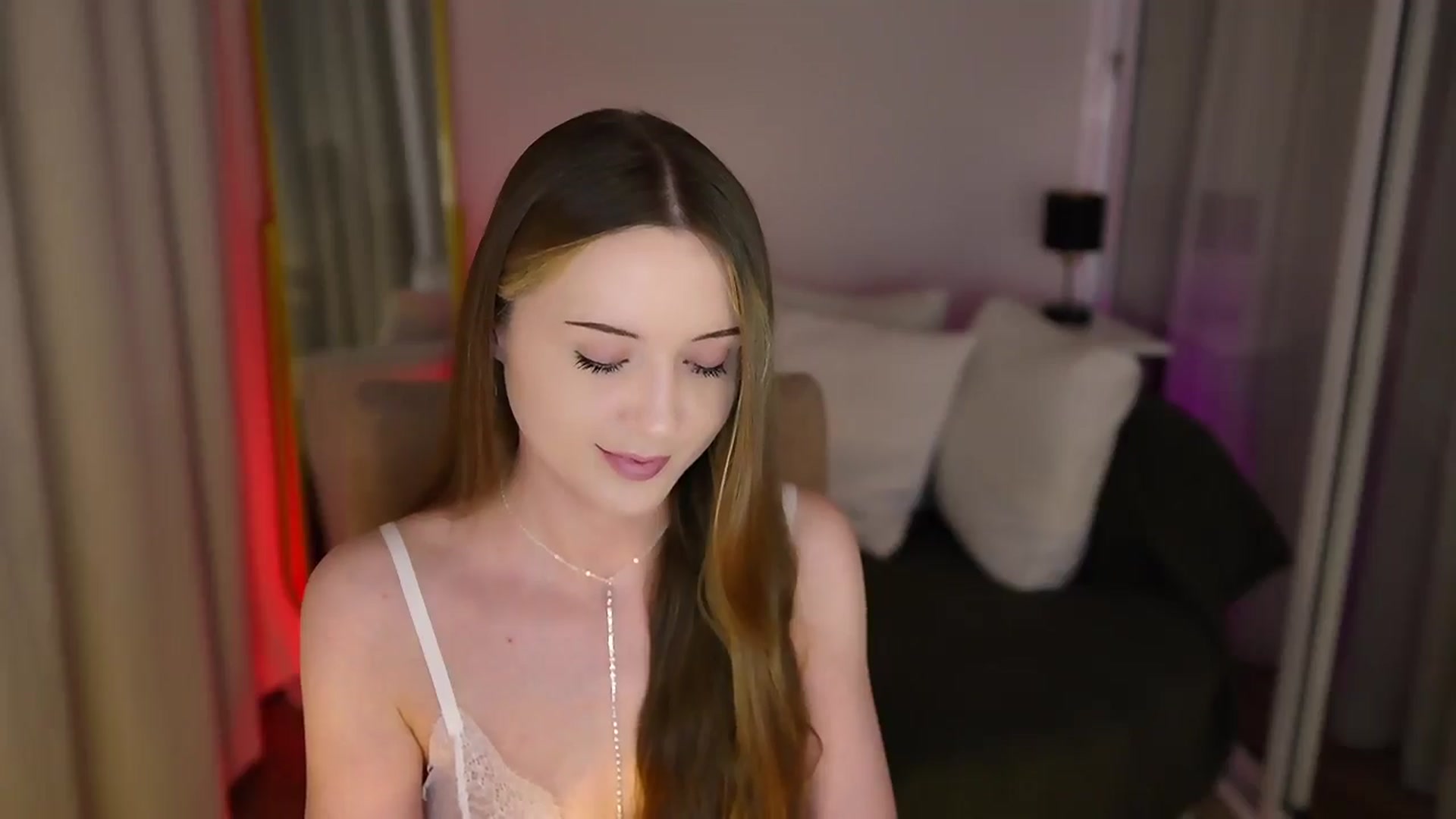 Gallery image thumbnail from Innocent_Soul's myfreecams stream on, 06/23/2025, 18:42 image 14 of 20