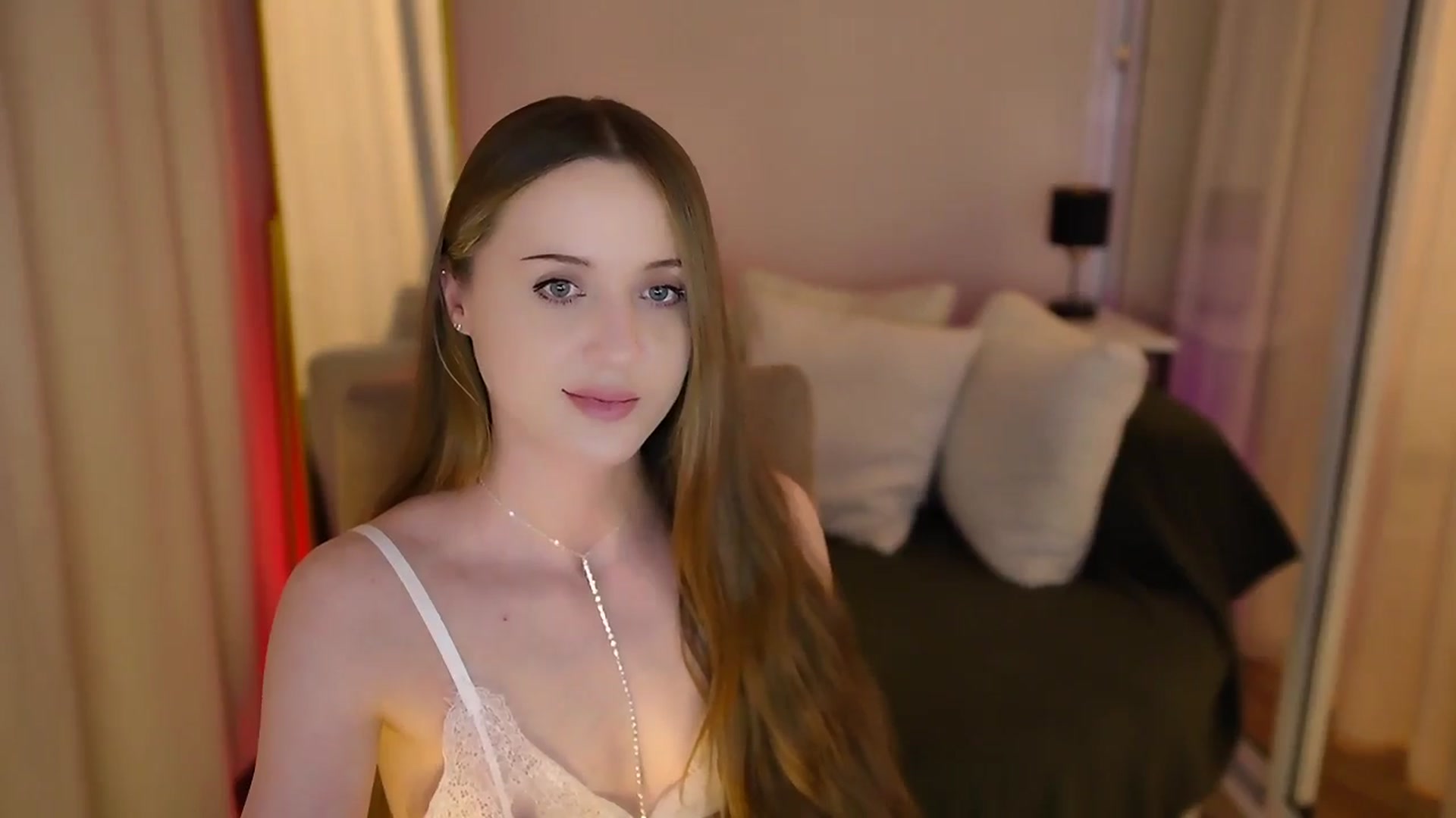 Gallery image thumbnail from Innocent_Soul's myfreecams stream on, 06/23/2025, 21:02 image 6 of 20