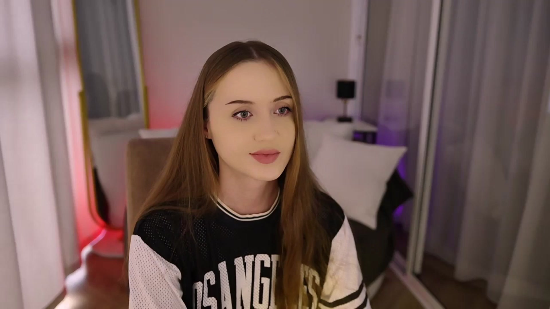 Gallery image thumbnail from Innocent_Soul's myfreecams stream on, 06/27/2025, 13:53 image 8 of 20