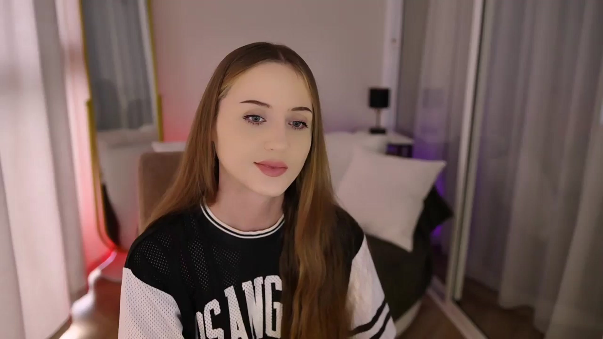 Gallery image thumbnail from Innocent_Soul's myfreecams stream on, 06/27/2025, 13:53 image 16 of 20