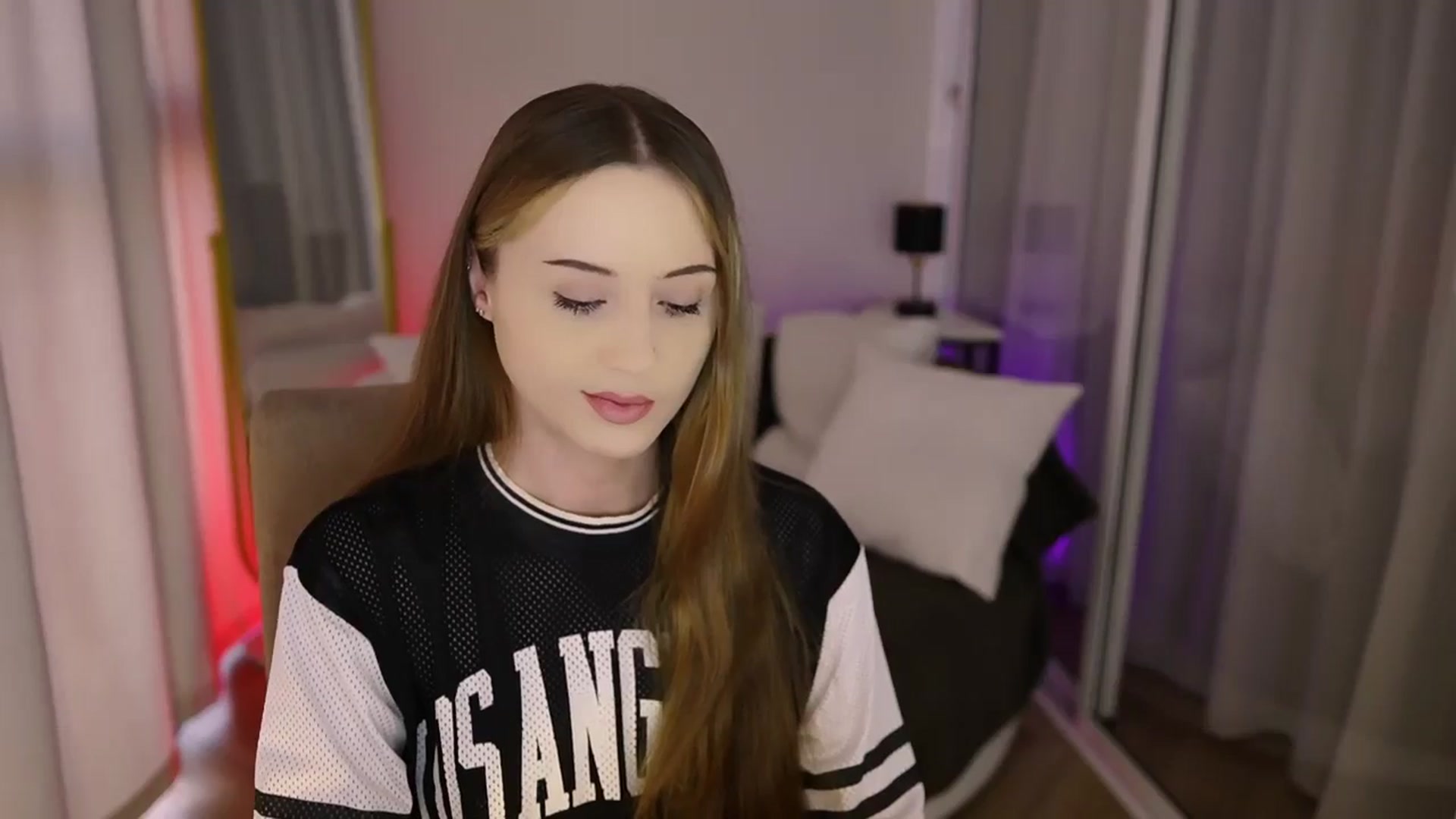Gallery image thumbnail from Innocent_Soul's myfreecams stream on, 06/27/2025, 18:52 image 2 of 20