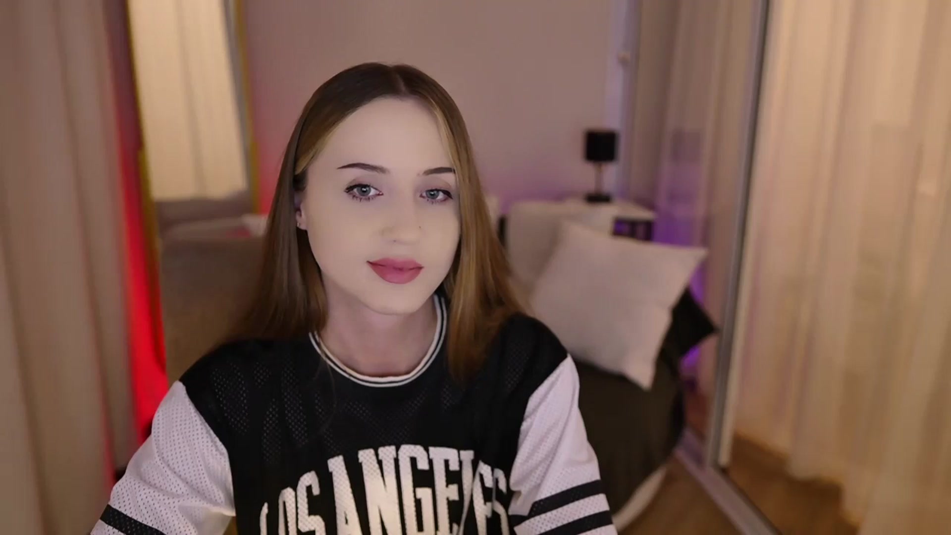 Gallery image thumbnail from Innocent_Soul's myfreecams stream on, 06/27/2025, 18:52 image 16 of 20
