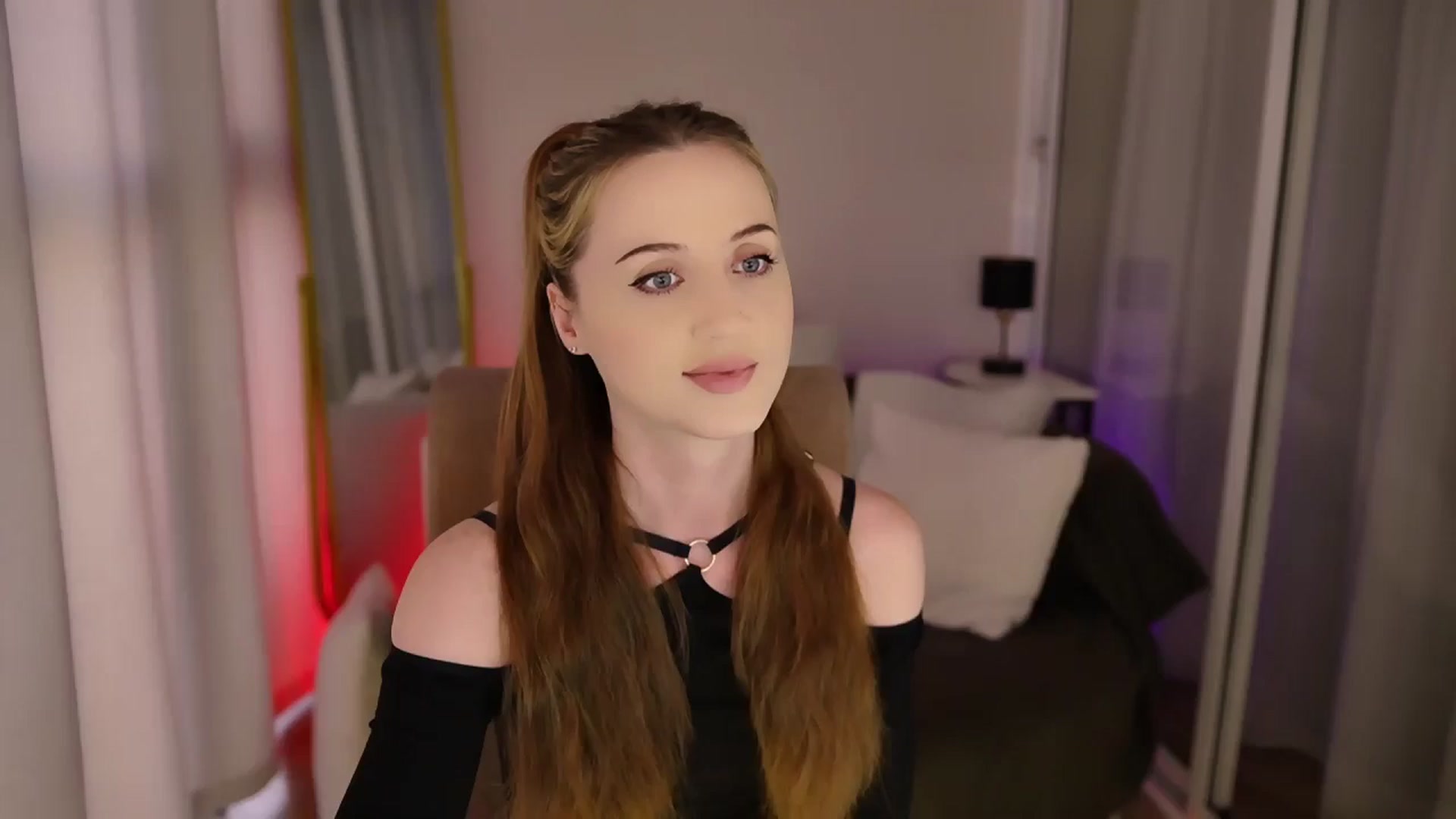 Gallery image thumbnail from Innocent_Soul's myfreecams stream on, 06/30/2025, 17:19 image 6 of 20