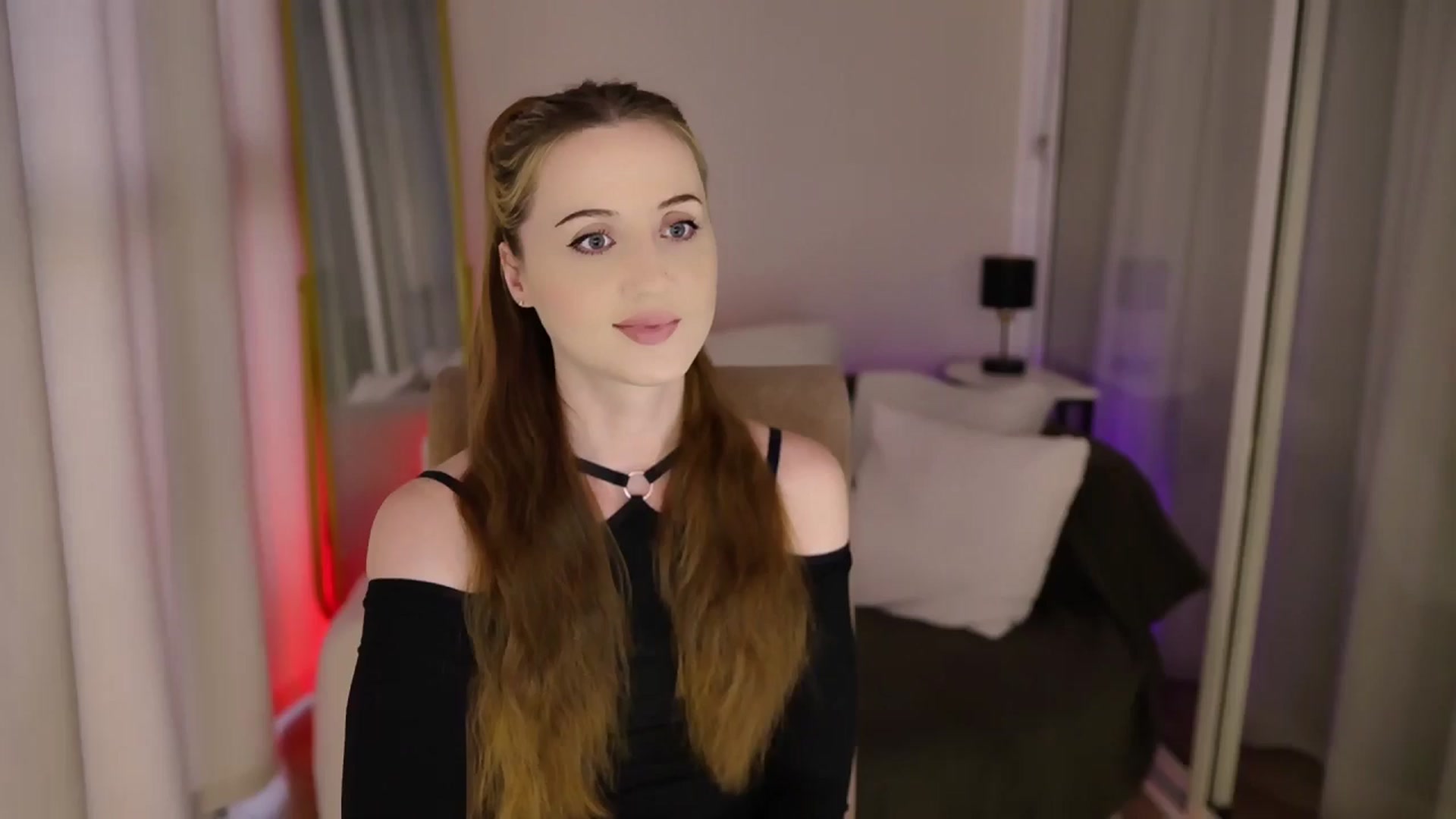Gallery image thumbnail from Innocent_Soul's myfreecams stream on, 06/30/2025, 17:19 image 11 of 20