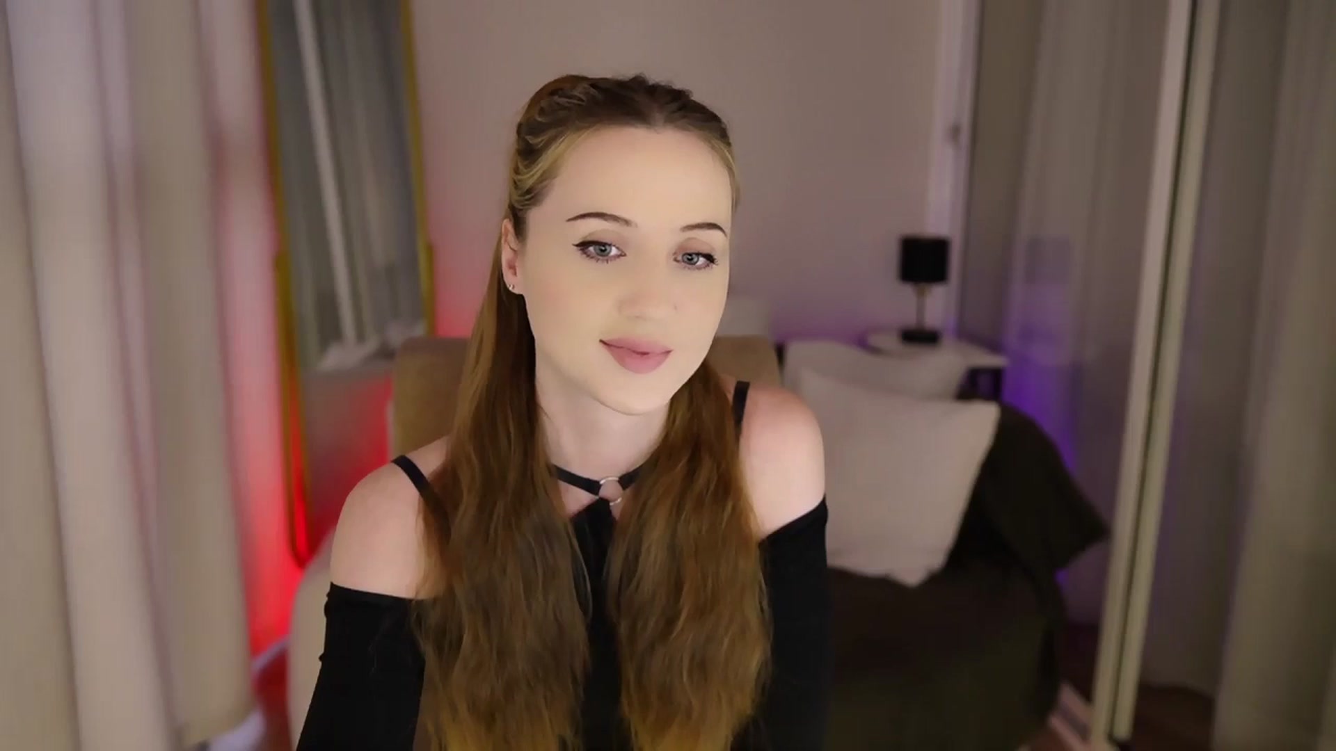 Gallery image thumbnail from Innocent_Soul's myfreecams stream on, 06/30/2025, 17:19 image 13 of 20