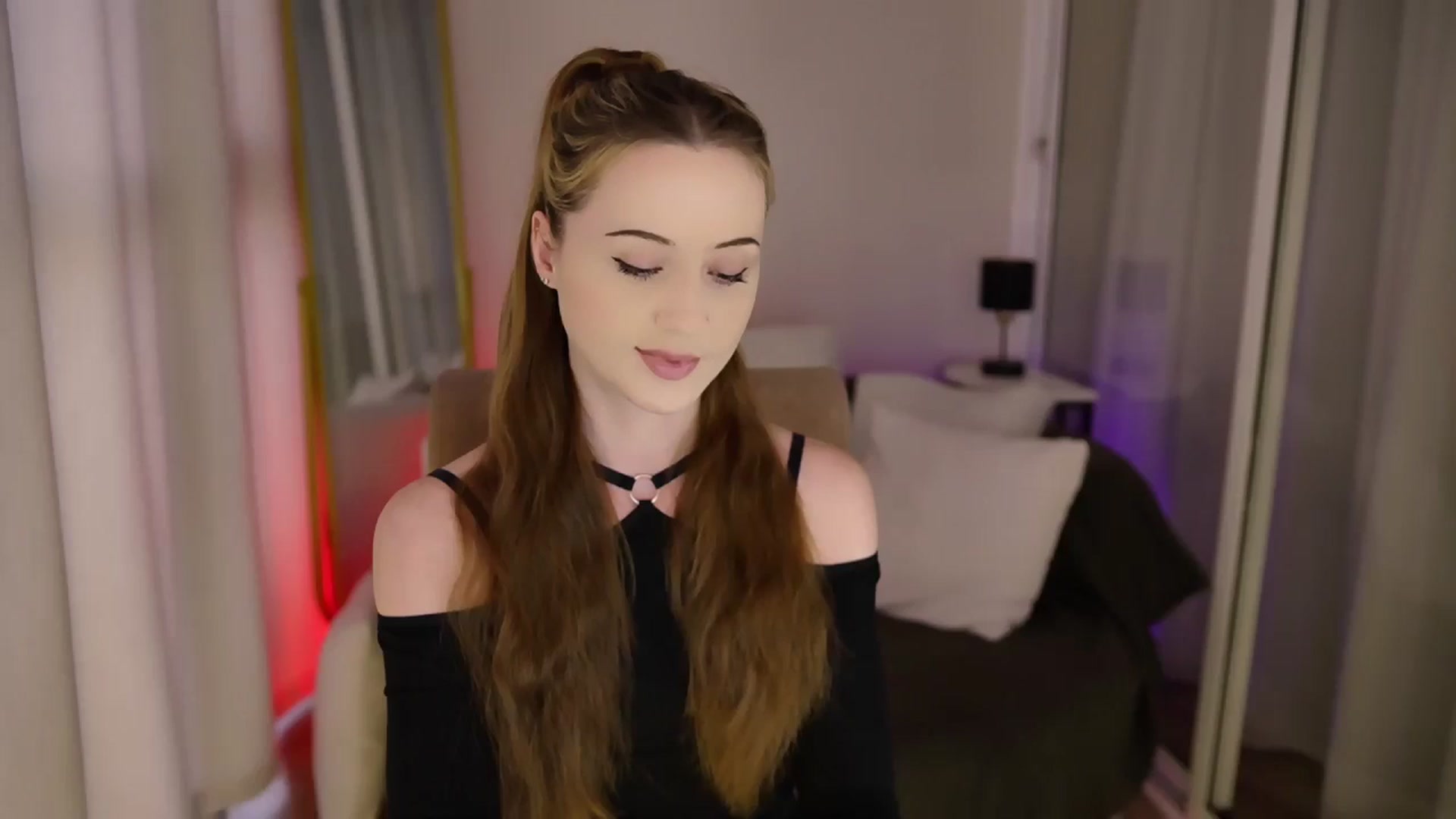 Gallery image thumbnail from Innocent_Soul's myfreecams stream on, 06/30/2025, 17:19 image 10 of 20