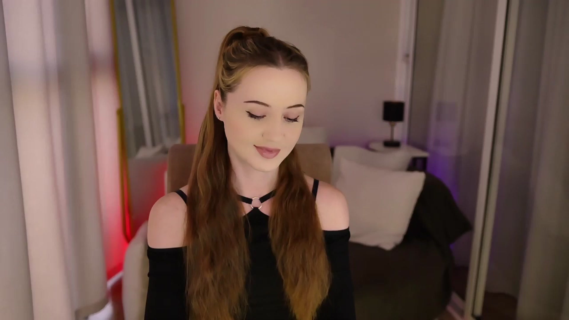 Gallery image thumbnail from Innocent_Soul's myfreecams stream on, 06/30/2025, 17:19 image 4 of 20