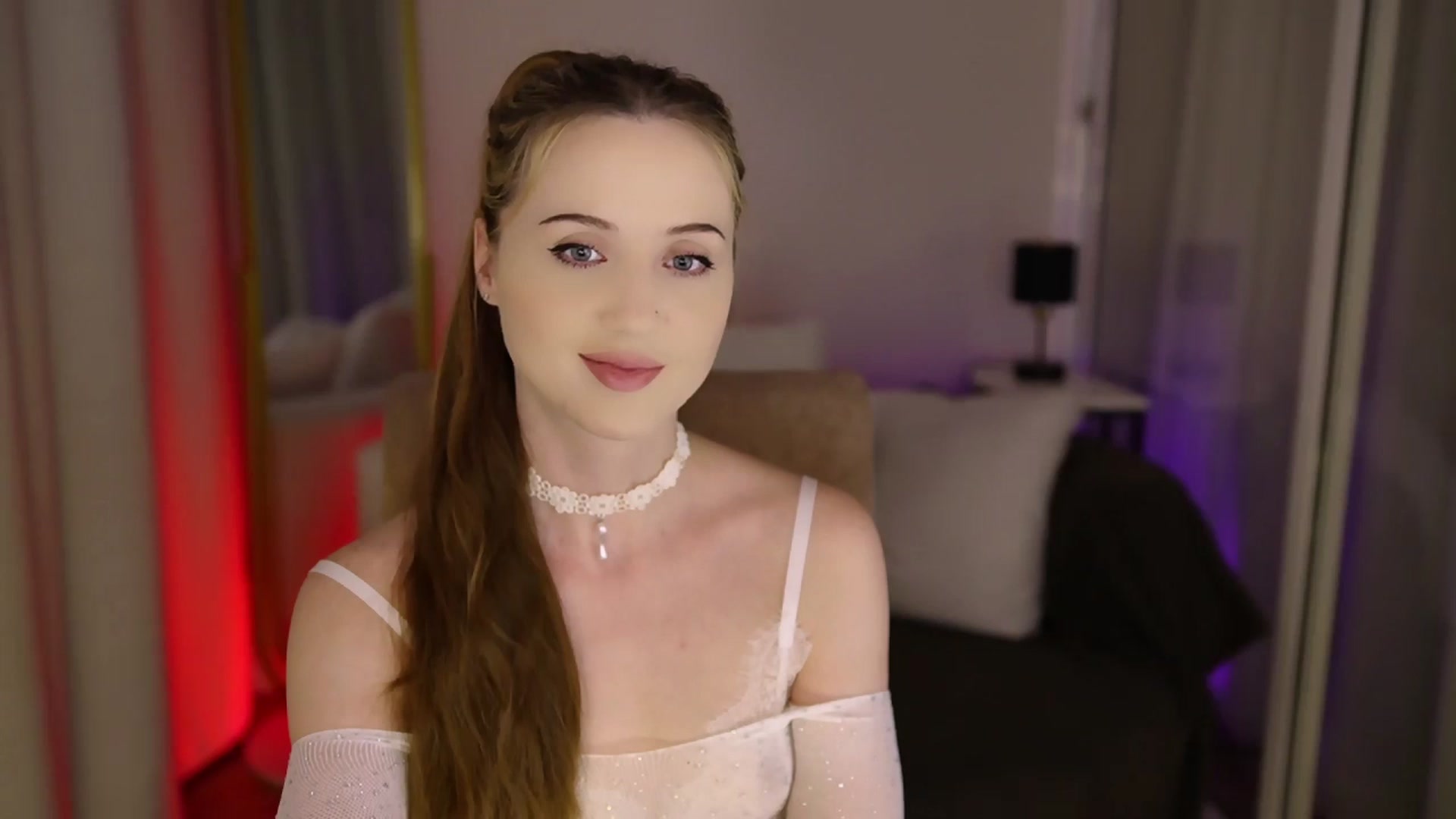 Gallery image thumbnail from Innocent_Soul's myfreecams stream on, 06/30/2025, 20:16 image 6 of 20
