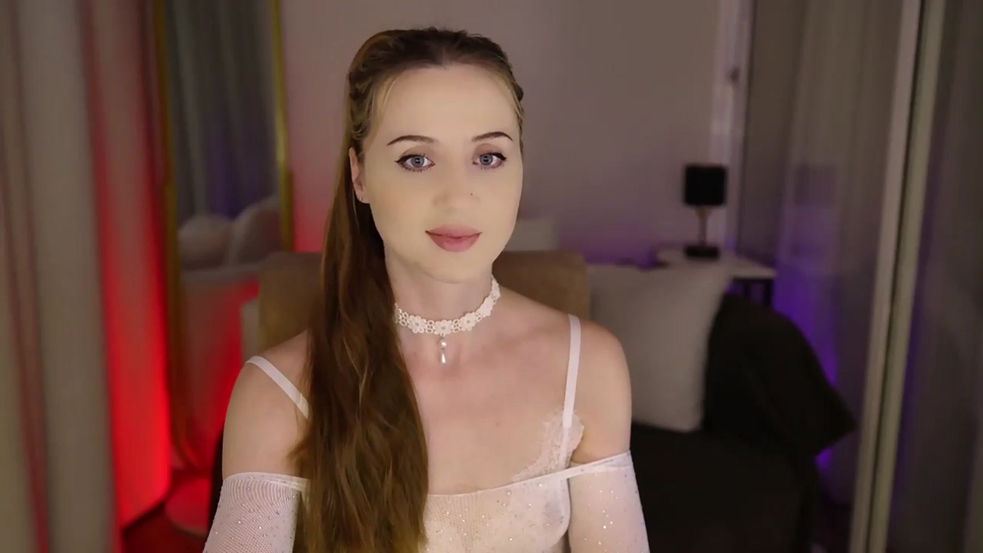 Gallery image thumbnail from Innocent_Soul's myfreecams stream on, 06/30/2025, 20:16 image 5 of 20