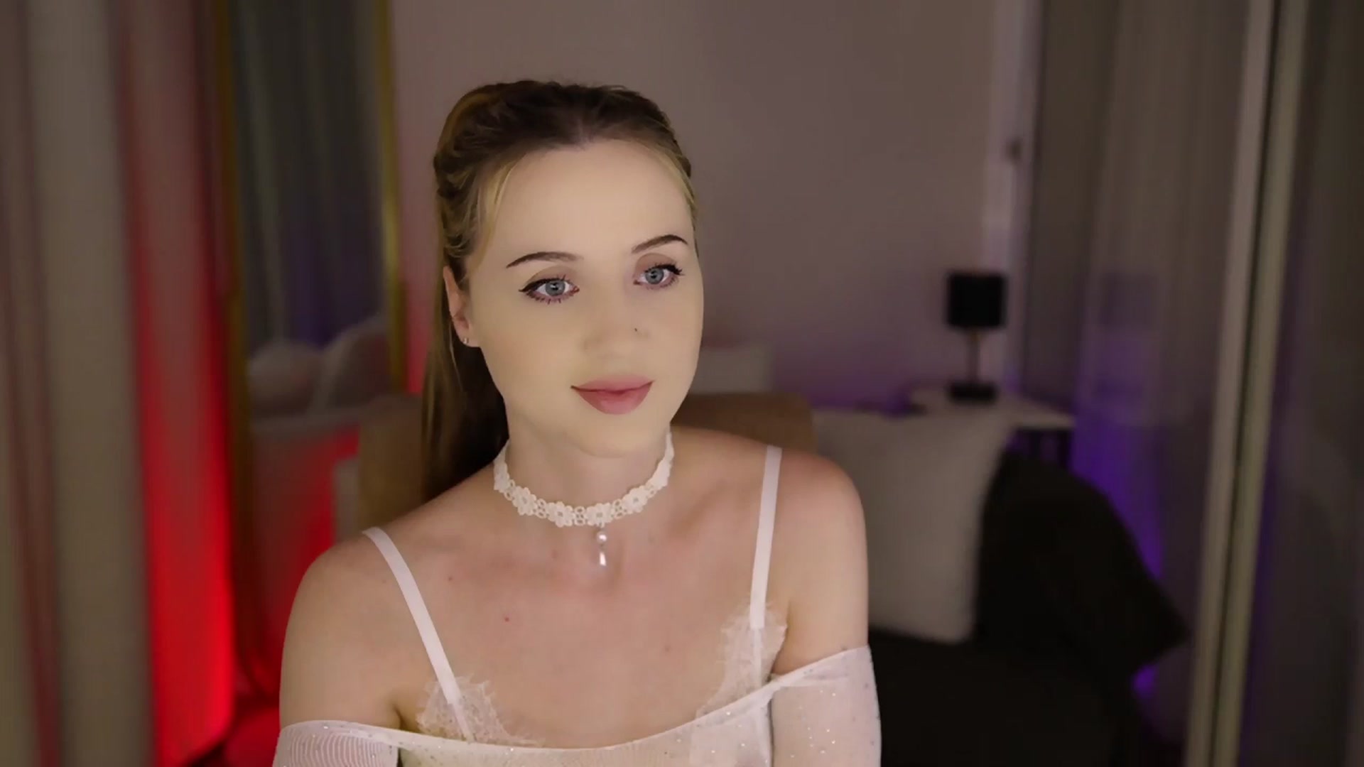 Gallery image thumbnail from Innocent_Soul's myfreecams stream on, 06/30/2025, 20:16 image 2 of 20