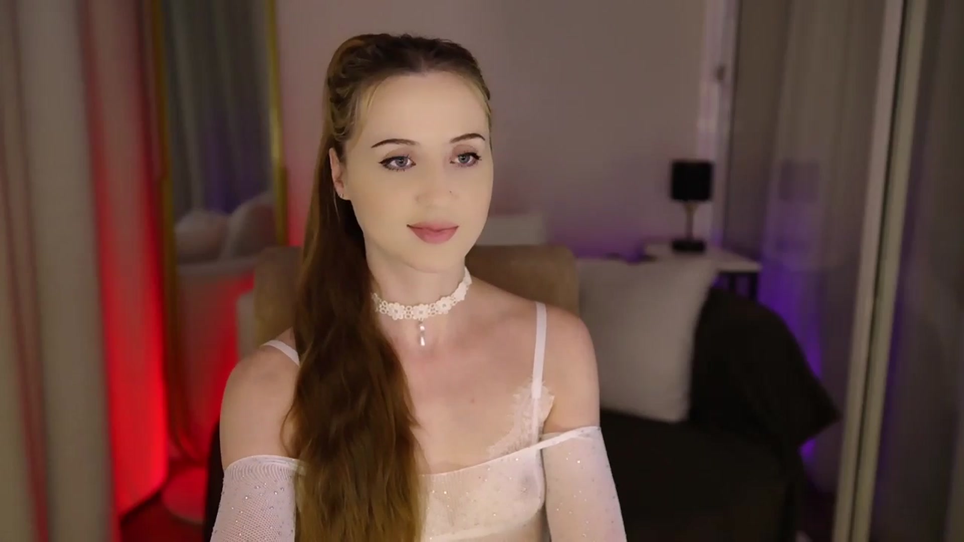 Gallery image thumbnail from Innocent_Soul's myfreecams stream on, 06/30/2025, 20:16 image 12 of 20