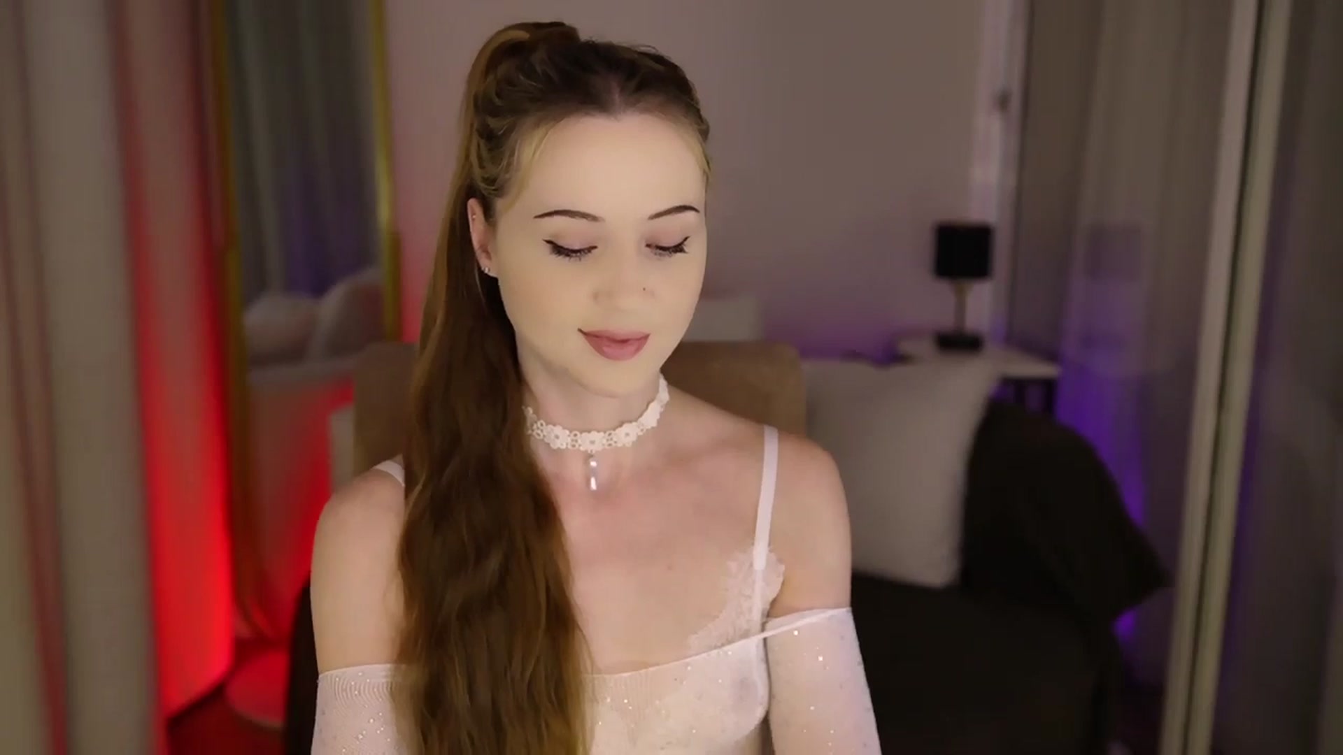 Gallery image thumbnail from Innocent_Soul's myfreecams stream on, 06/30/2025, 20:16 image 10 of 20