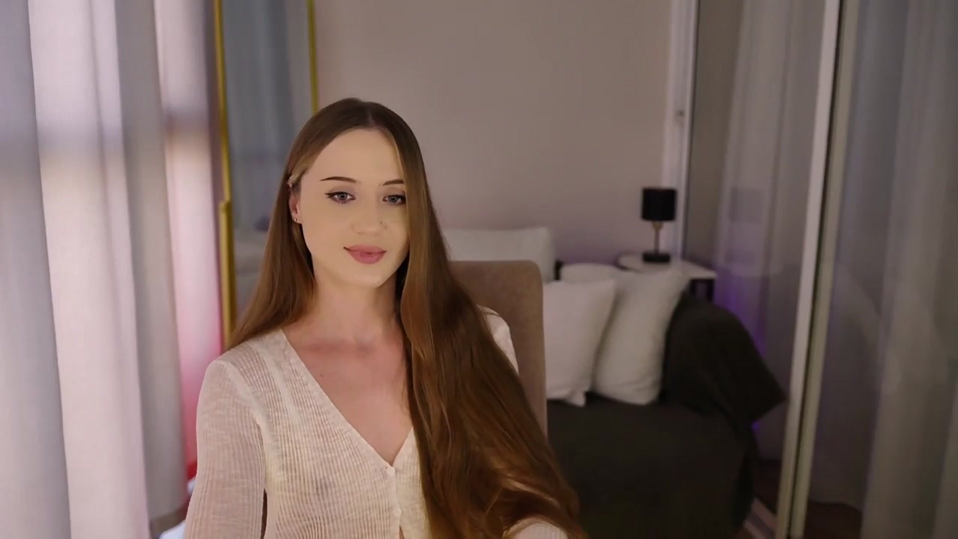 Gallery image thumbnail from Innocent_Soul's myfreecams stream on, 07/04/2025, 15:43 image 12 of 20