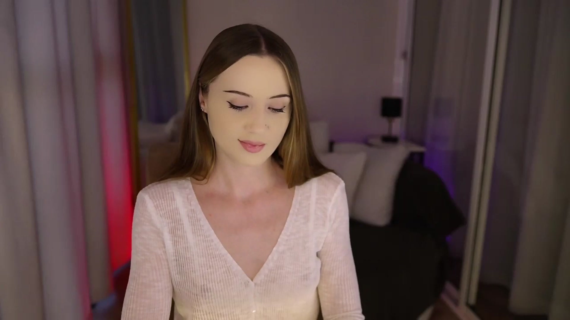 Gallery image thumbnail from Innocent_Soul's myfreecams stream on, 07/04/2025, 19:24 image 3 of 20