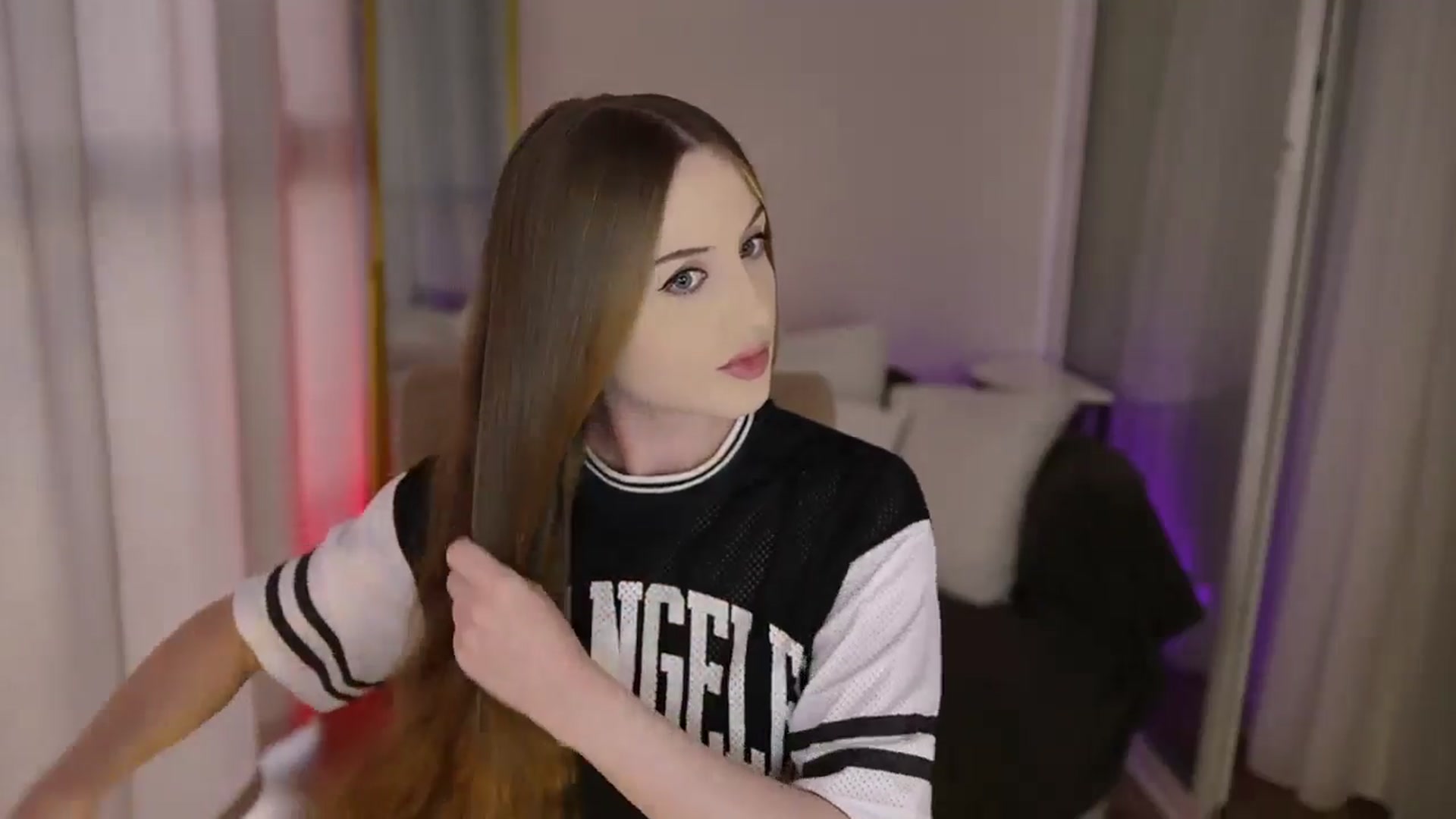 Gallery image thumbnail from Innocent_Soul's myfreecams stream on, 07/23/2025, 14:48 image 6 of 20