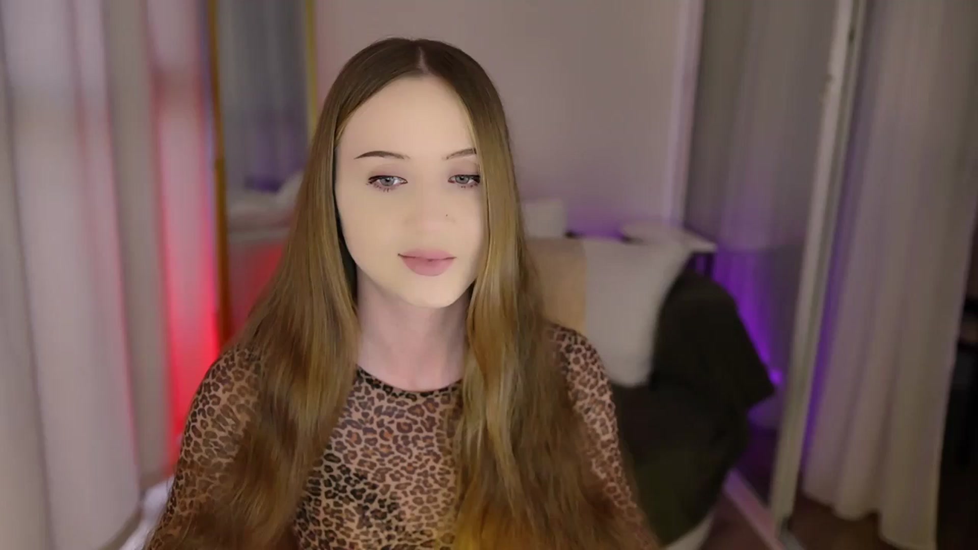 Gallery image thumbnail from Innocent_Soul's myfreecams stream on, 07/25/2025, 17:17 image 1 of 20