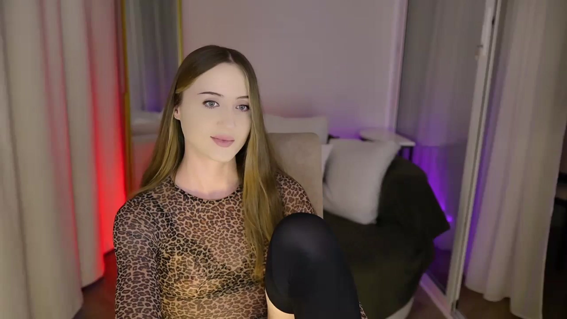 Gallery image thumbnail from Innocent_Soul's myfreecams stream on, 07/25/2025, 17:17 image 20 of 20
