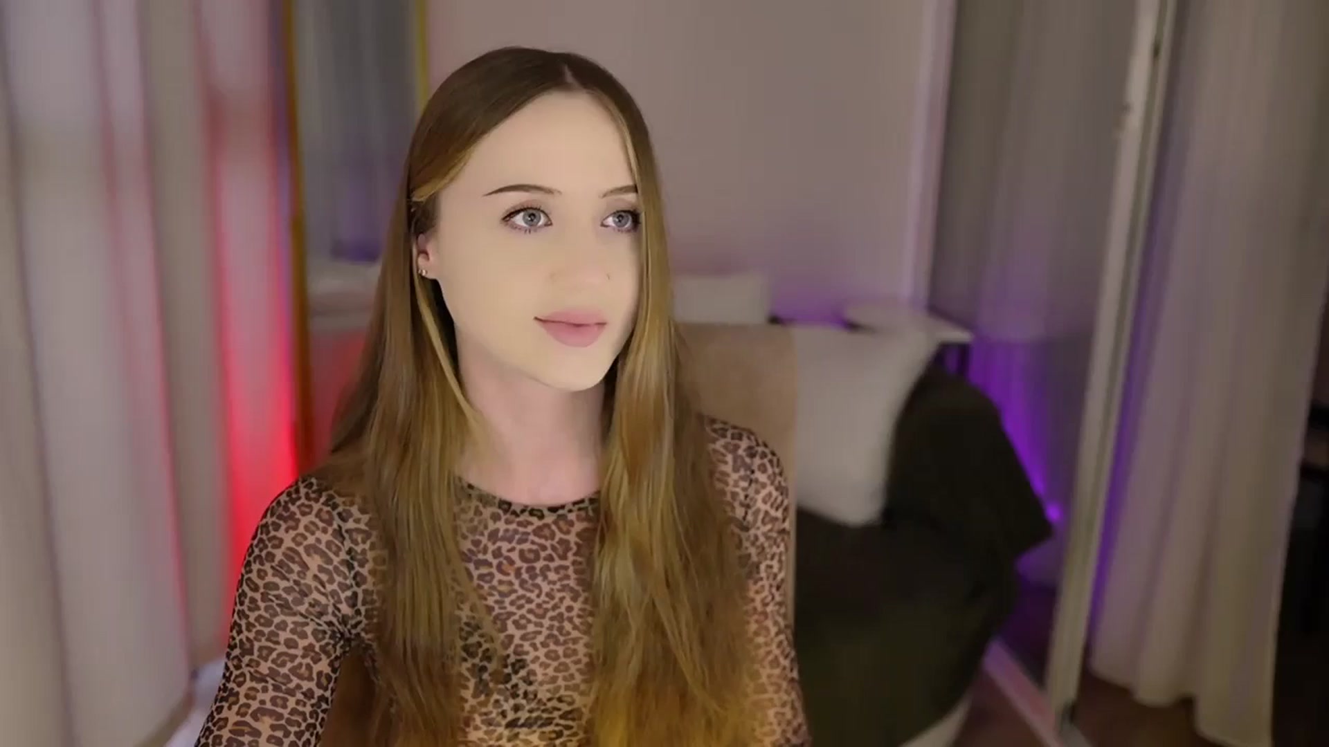Gallery image thumbnail from Innocent_Soul's myfreecams stream on, 07/25/2025, 17:17 image 5 of 20