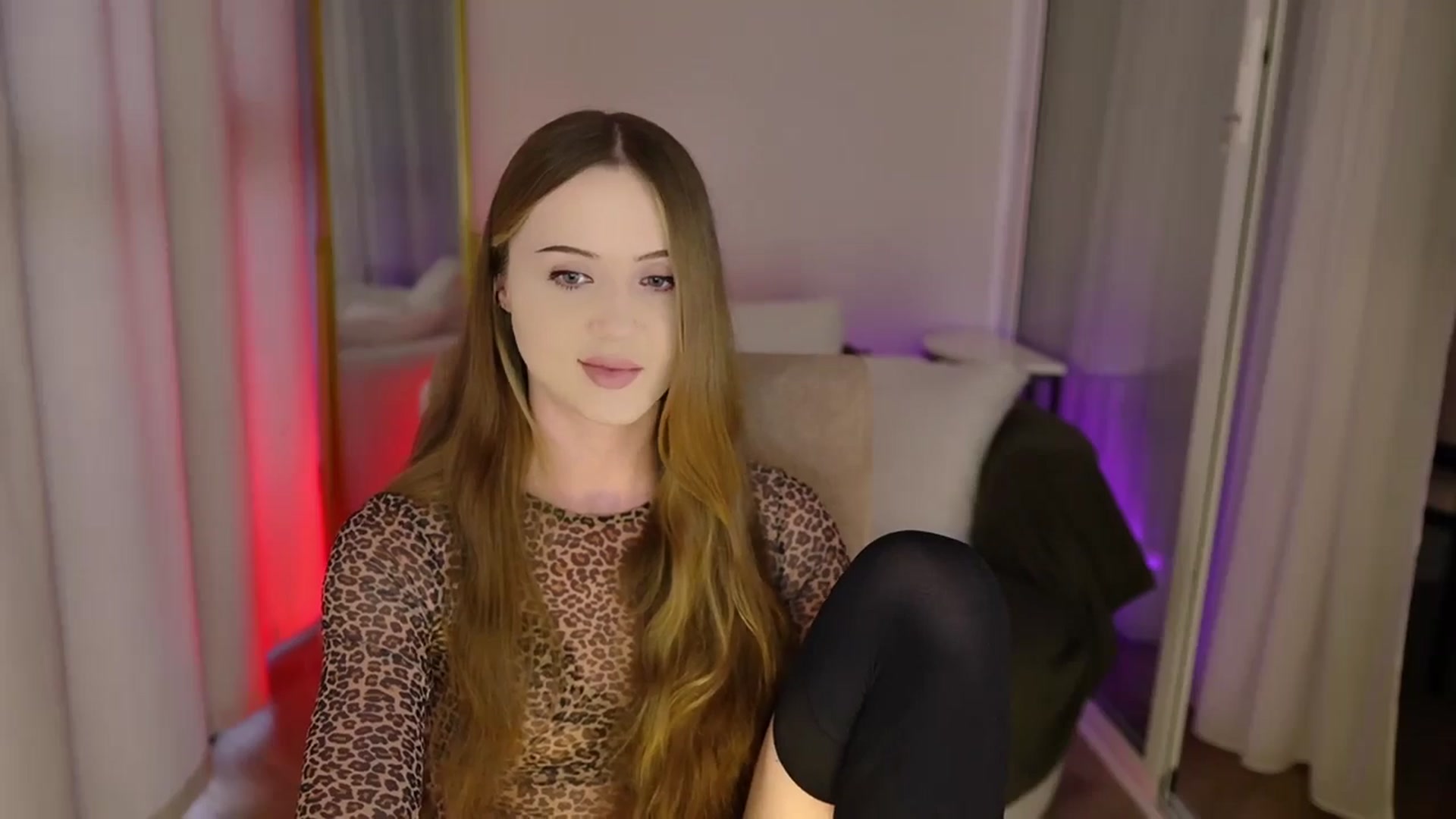 Gallery image thumbnail from Innocent_Soul's myfreecams stream on, 07/25/2025, 17:17 image 7 of 20
