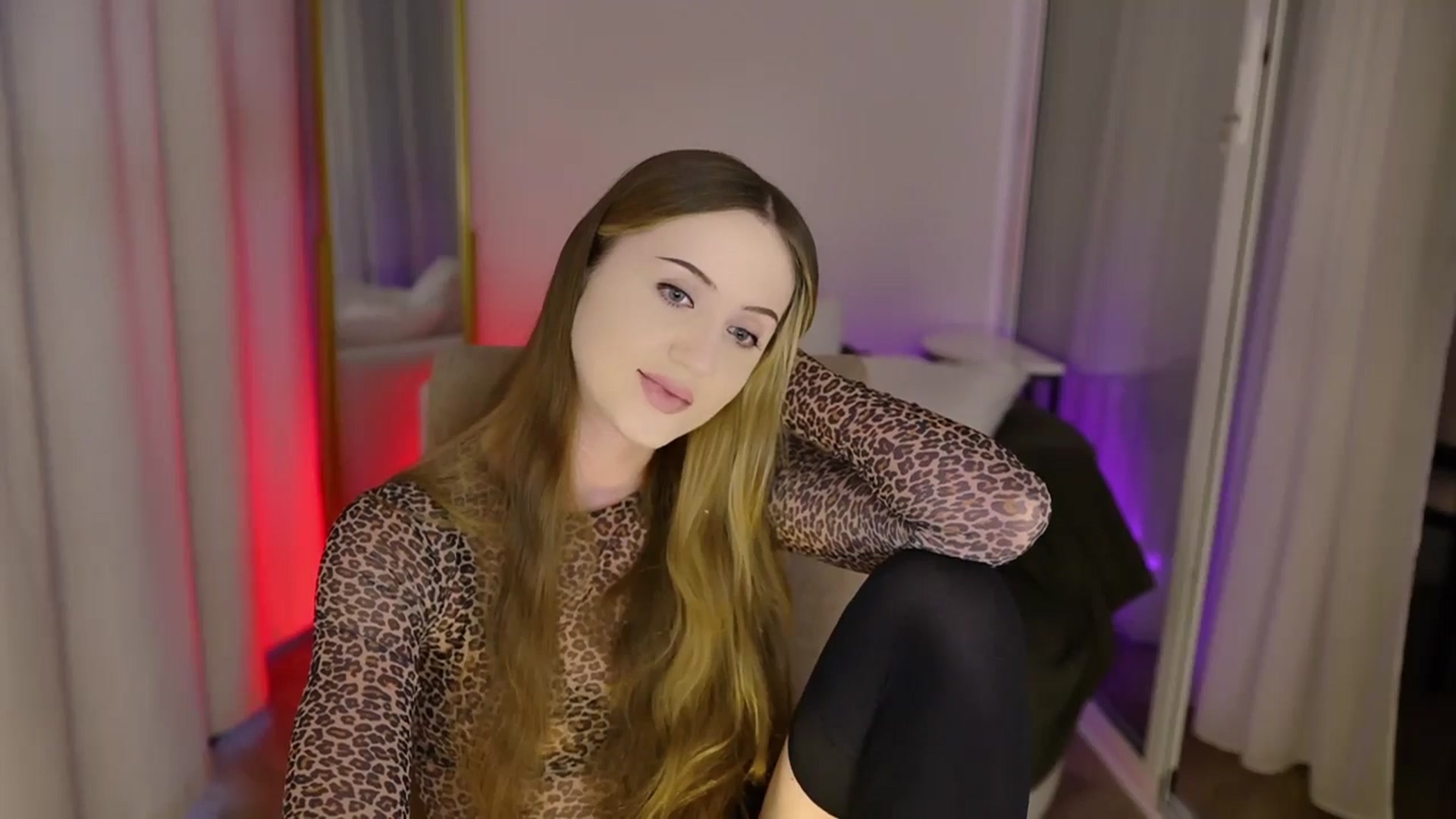 Gallery image thumbnail from Innocent_Soul's myfreecams stream on, 07/25/2025, 17:17 image 13 of 20