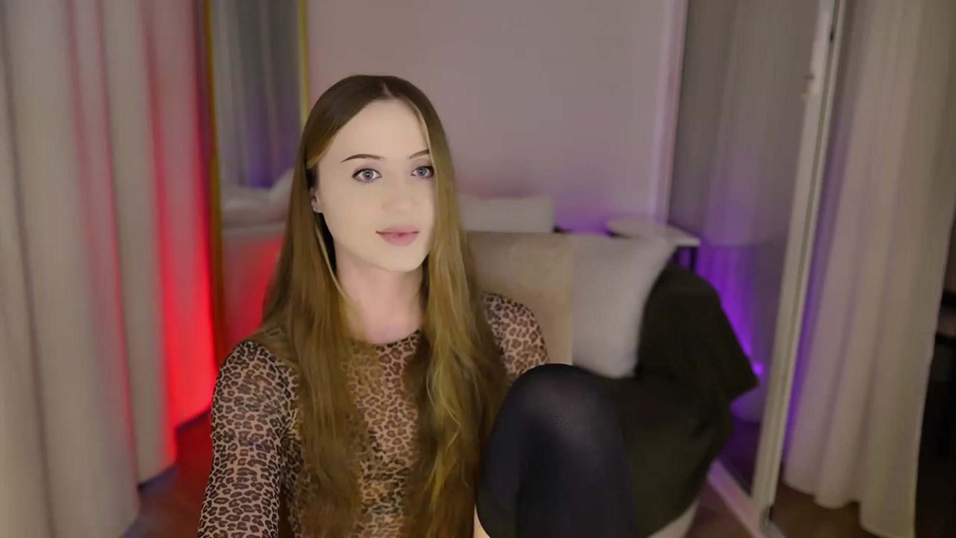 Gallery image thumbnail from Innocent_Soul's myfreecams stream on, 07/25/2025, 17:17 image 16 of 20