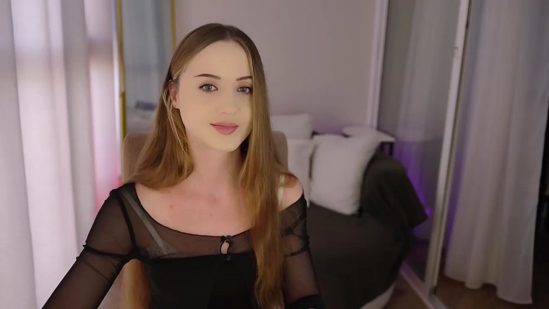 Gallery image thumbnail from Innocent_Soul's myfreecams stream on, 07/29/2025, 15:04 image 8 of 20