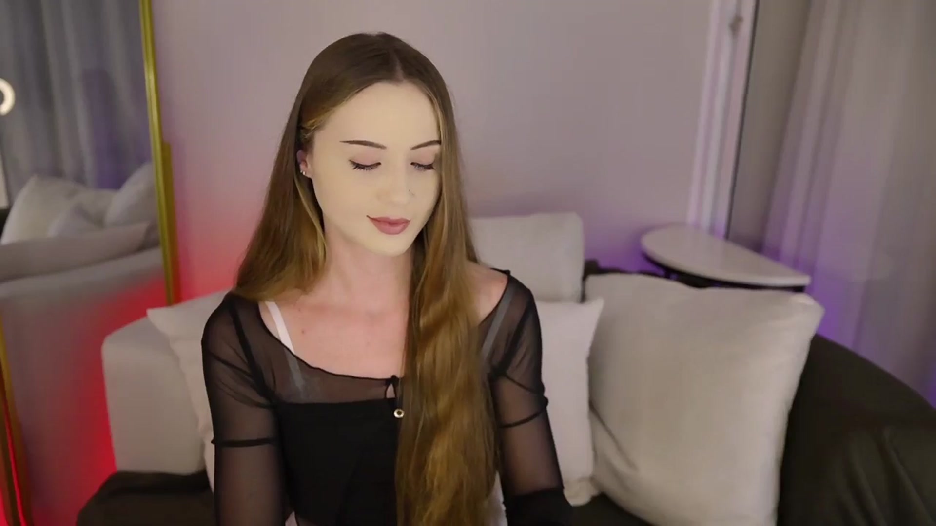 Gallery image thumbnail from Innocent_Soul's myfreecams stream on, 07/29/2025, 17:19 image 2 of 20