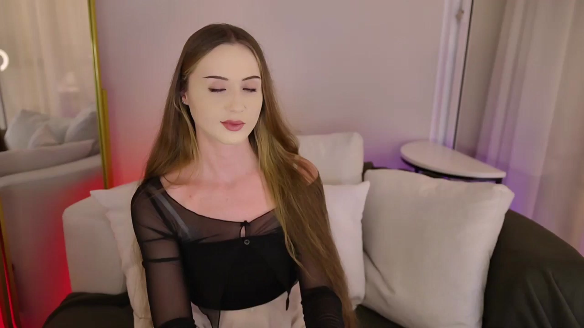 Gallery image thumbnail from Innocent_Soul's myfreecams stream on, 07/29/2025, 17:19 image 16 of 20