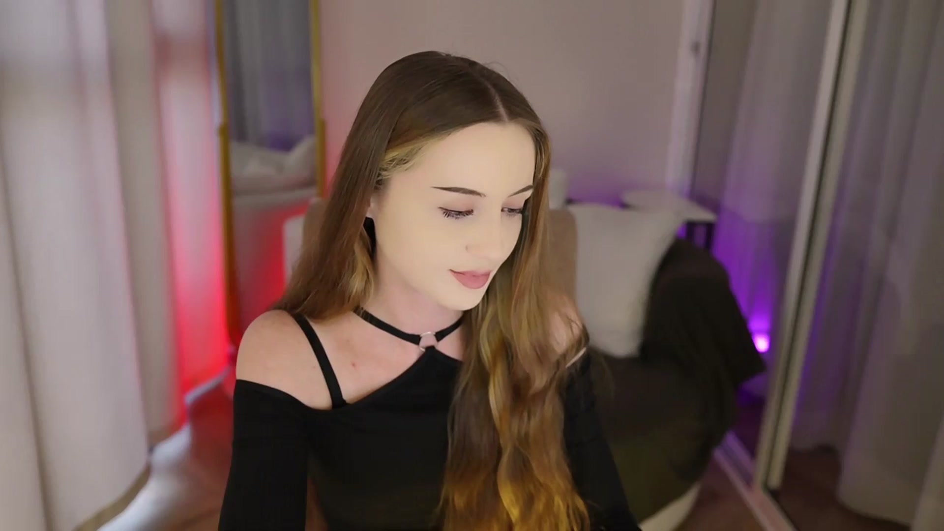 Gallery image thumbnail from Innocent_Soul's myfreecams stream on, 07/30/2025, 16:36 image 11 of 20