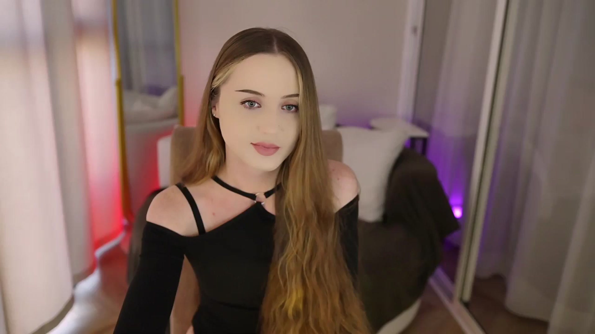 Gallery image thumbnail from Innocent_Soul's myfreecams stream on, 07/30/2025, 16:36 image 1 of 20