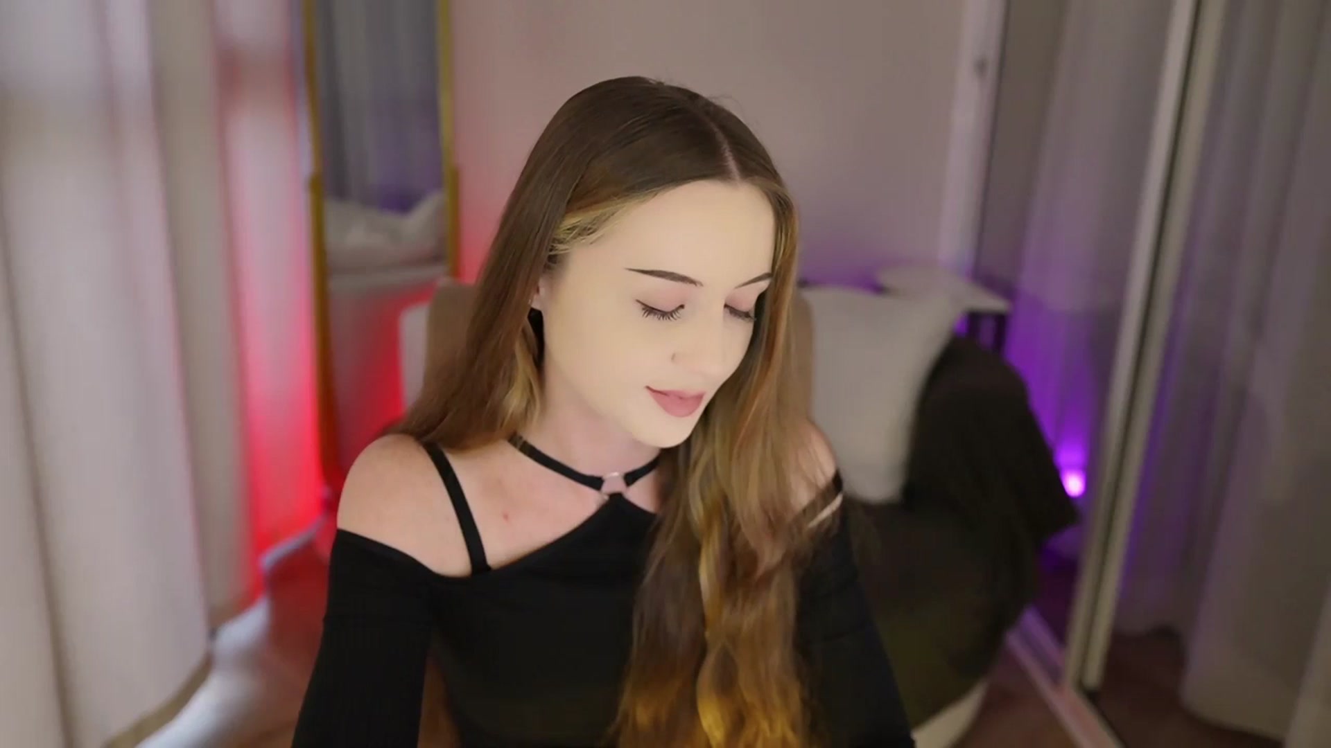 Gallery image thumbnail from Innocent_Soul's myfreecams stream on, 07/30/2025, 16:36 image 12 of 20