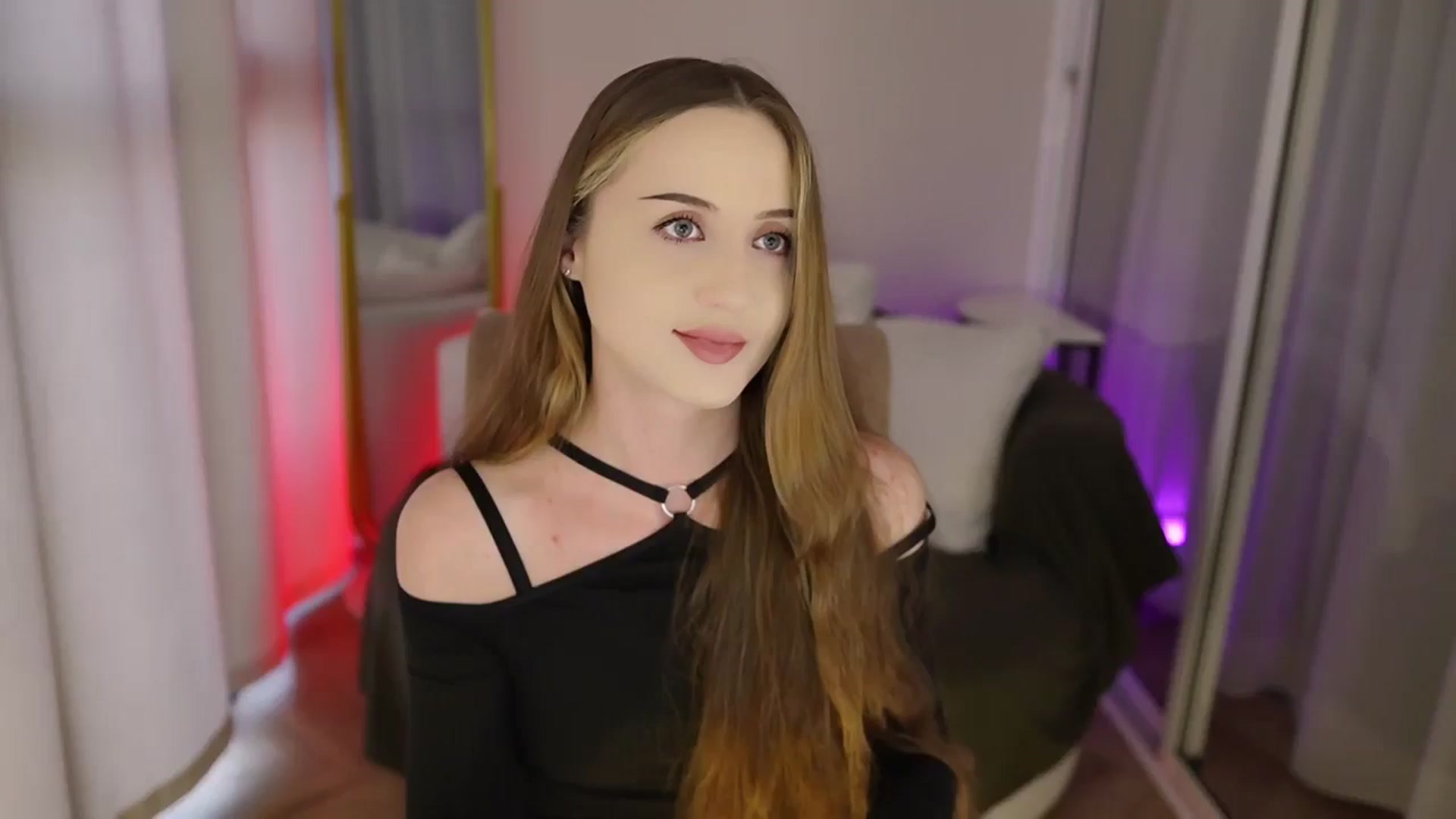 Gallery image thumbnail from Innocent_Soul's myfreecams stream on, 07/30/2025, 16:36 image 10 of 20