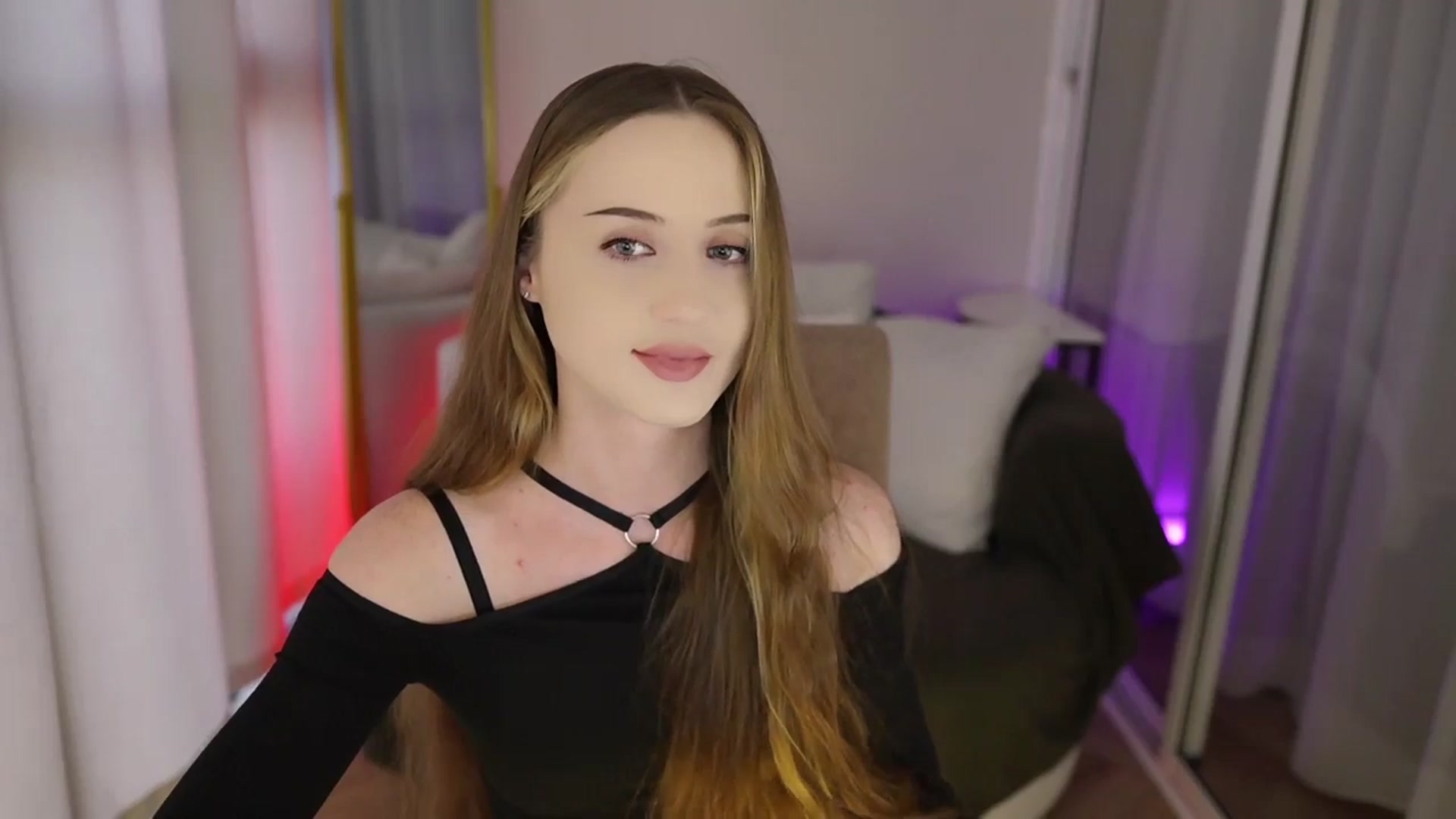 Gallery image thumbnail from Innocent_Soul's myfreecams stream on, 07/30/2025, 16:36 image 8 of 20