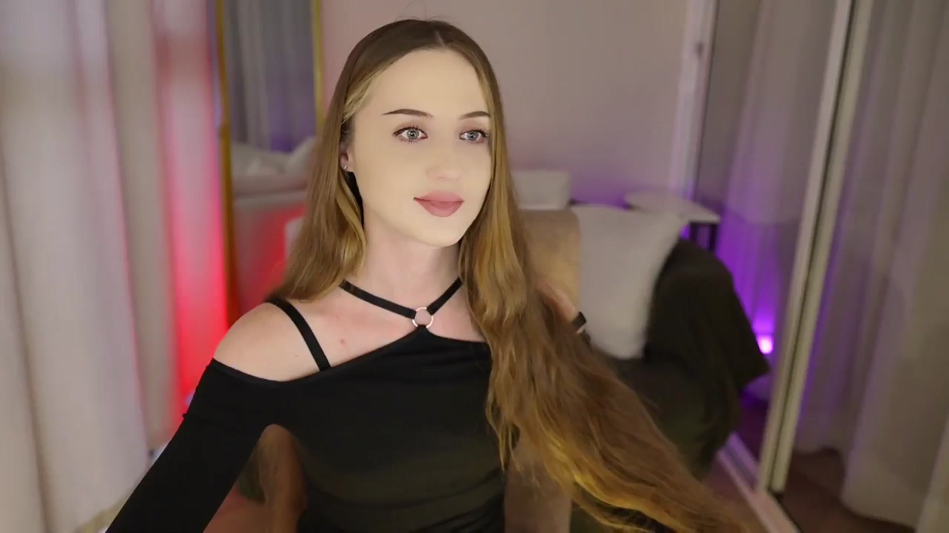 Gallery image thumbnail from Innocent_Soul's myfreecams stream on, 07/30/2025, 16:36 image 18 of 20