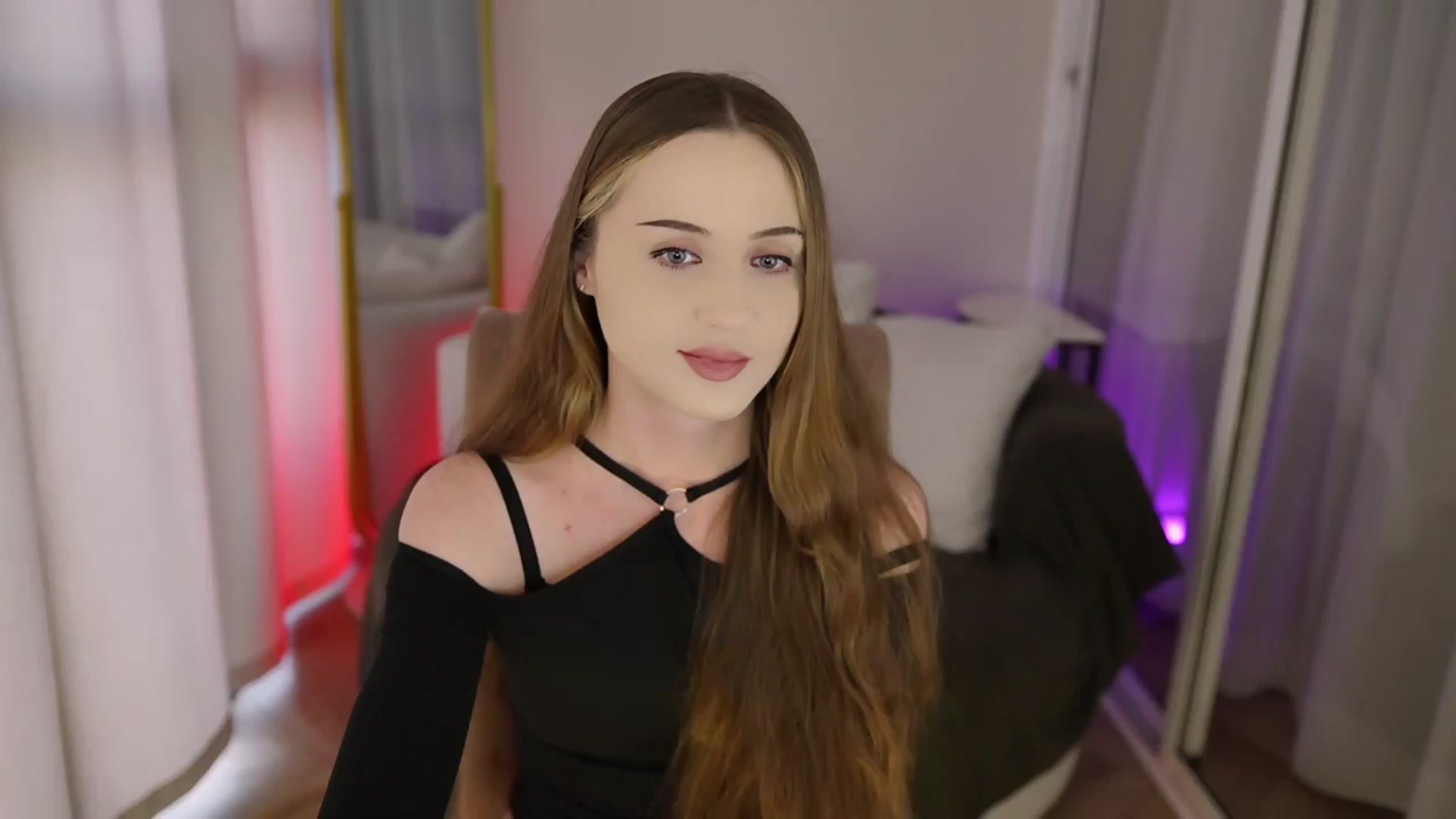 Gallery image thumbnail from Innocent_Soul's myfreecams stream on, 07/30/2025, 16:36 image 5 of 20