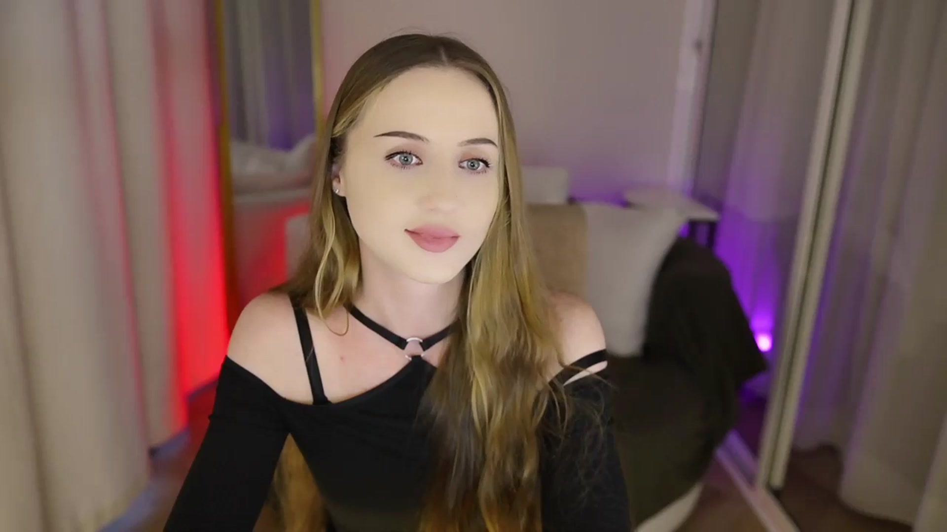 Gallery image thumbnail from Innocent_Soul's myfreecams stream on, 07/30/2025, 17:02 image 8 of 20