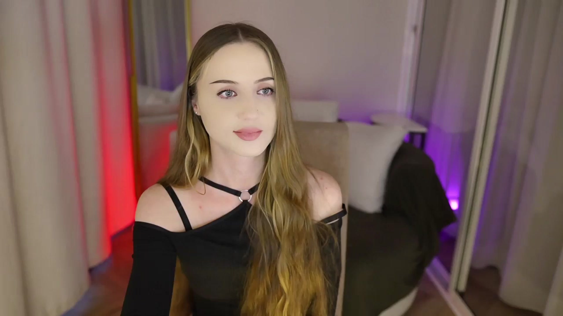 Gallery image thumbnail from Innocent_Soul's myfreecams stream on, 07/30/2025, 17:02 image 12 of 20