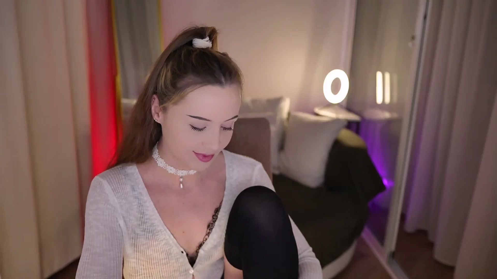 Gallery image thumbnail from Innocent_Soul's myfreecams stream on, 08/04/2025, 18:40 image 15 of 20