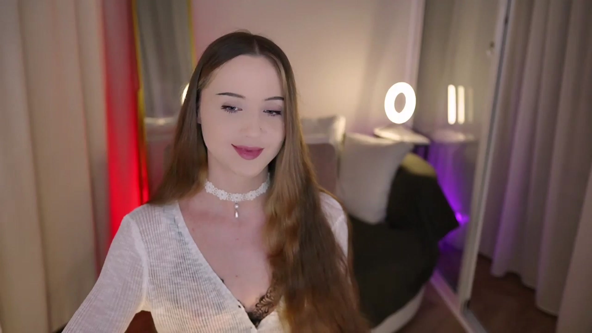 Gallery image thumbnail from Innocent_Soul's myfreecams stream on, 08/04/2025, 18:40 image 5 of 20