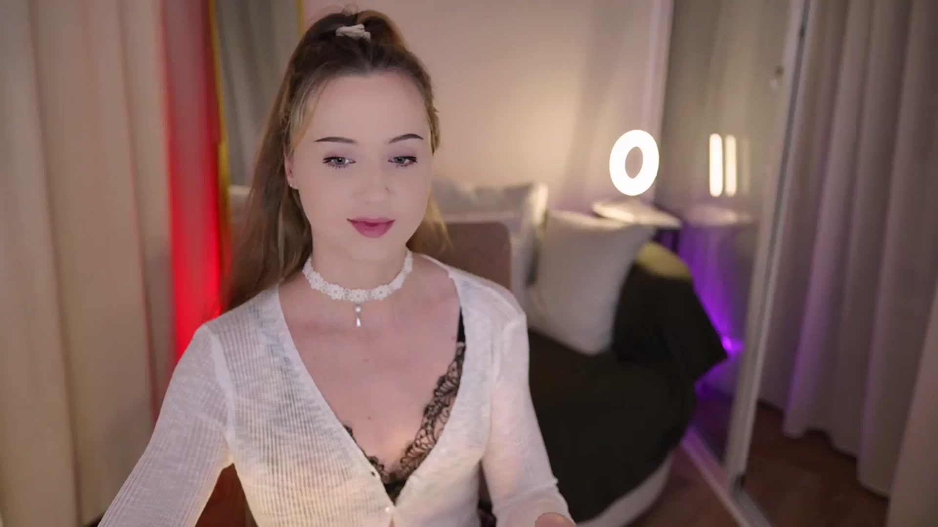 Gallery image thumbnail from Innocent_Soul's myfreecams stream on, 08/04/2025, 18:40 image 12 of 20