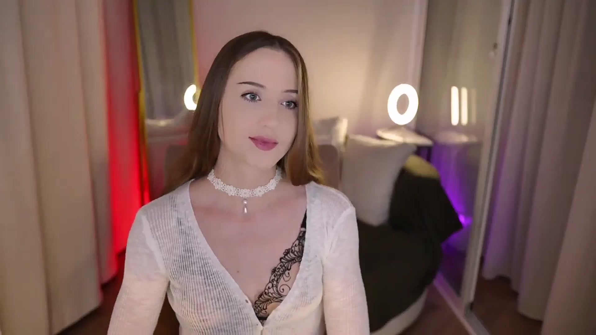 Gallery image thumbnail from Innocent_Soul's myfreecams stream on, 08/04/2025, 18:40 image 8 of 20