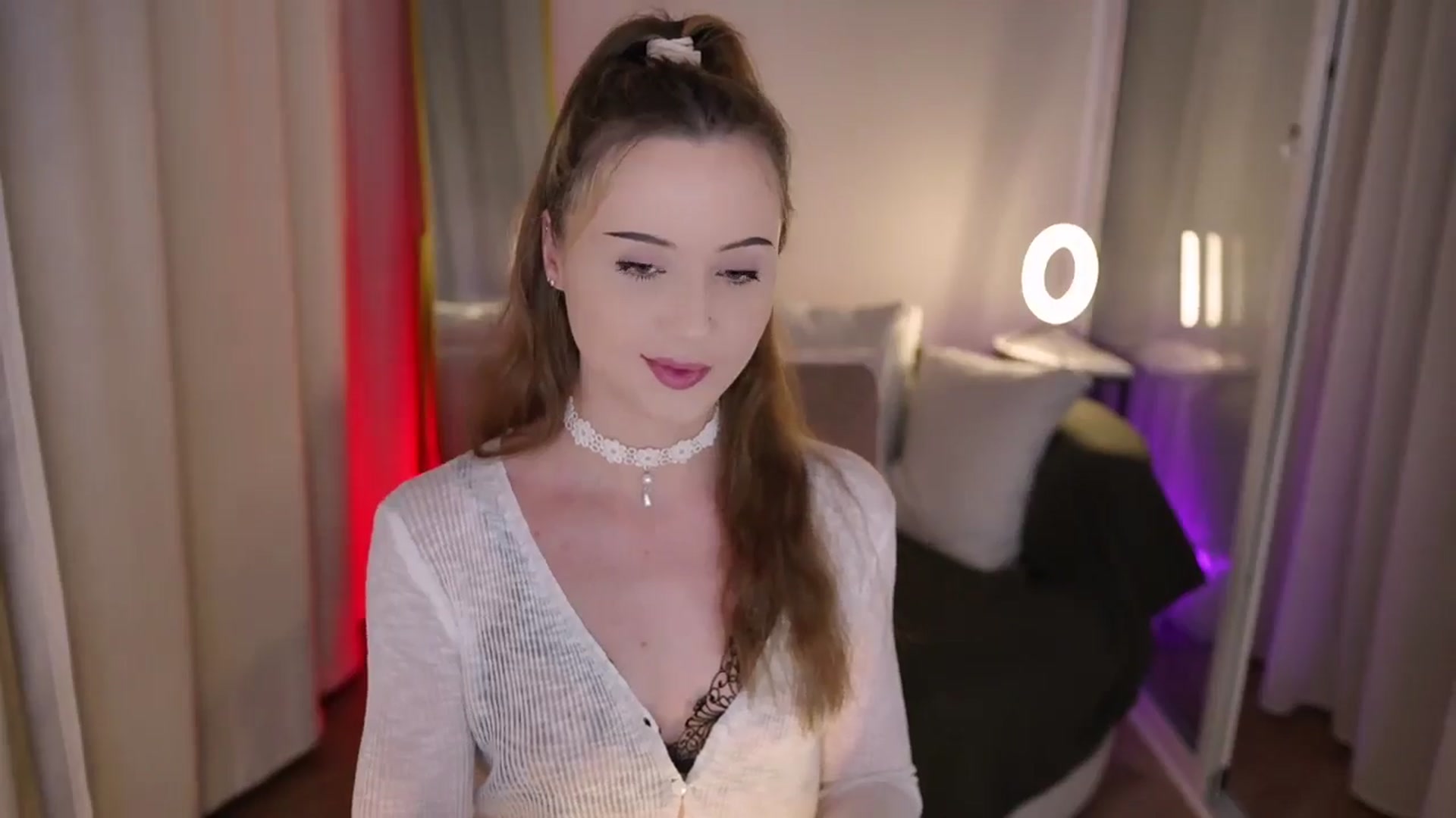Gallery image thumbnail from Innocent_Soul's myfreecams stream on, 08/04/2025, 19:54 image 10 of 20