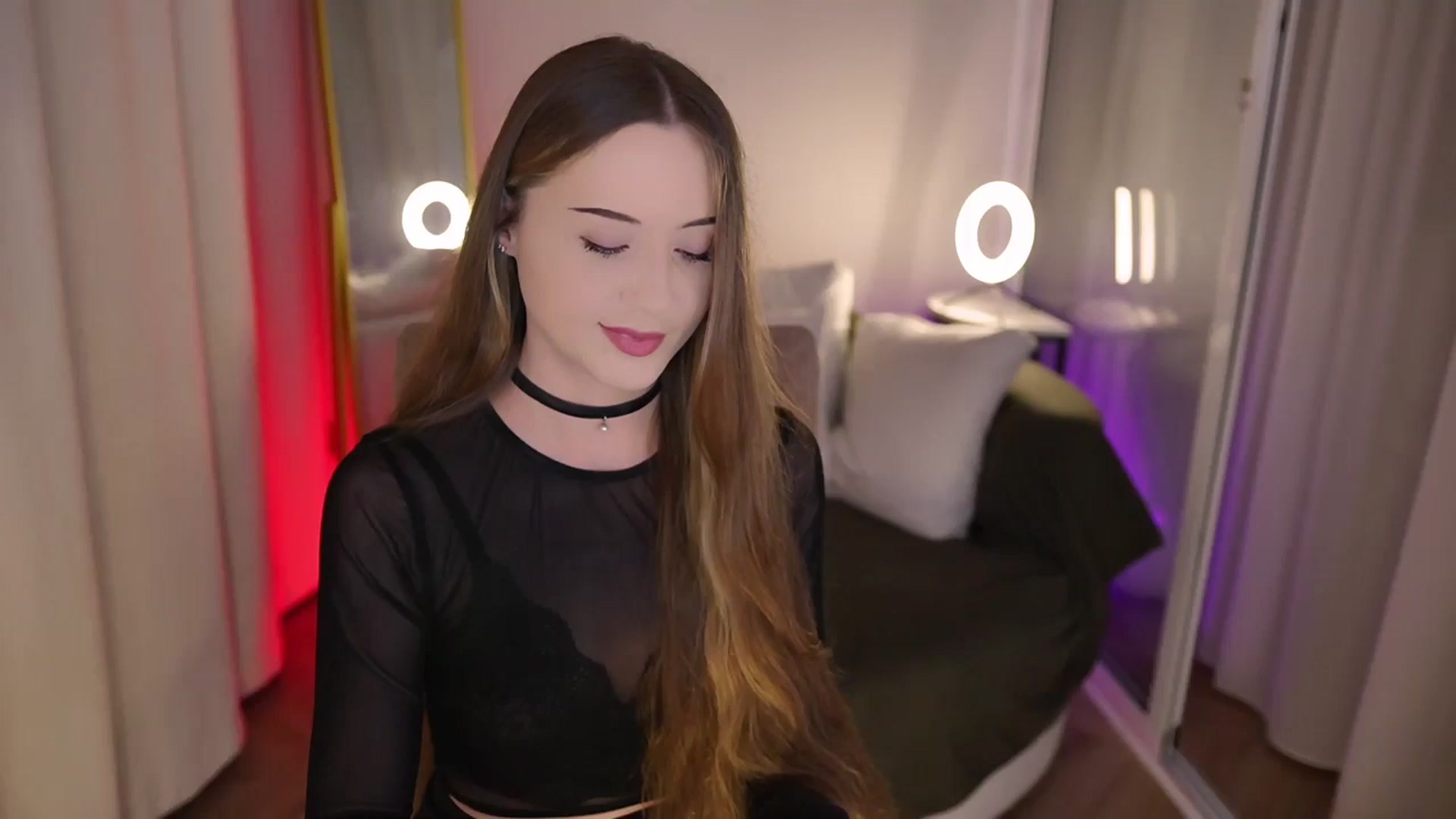 Gallery image thumbnail from Innocent_Soul's myfreecams stream on, 08/06/2025, 17:08 image 9 of 20