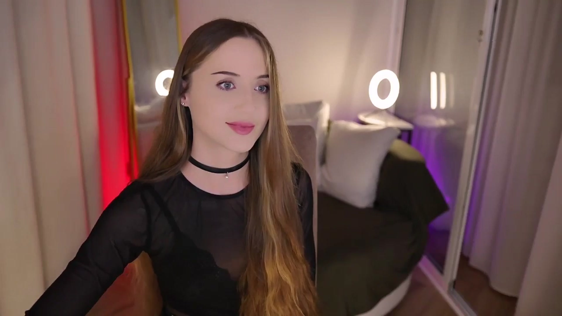 Gallery image thumbnail from Innocent_Soul's myfreecams stream on, 08/06/2025, 17:08 image 10 of 20