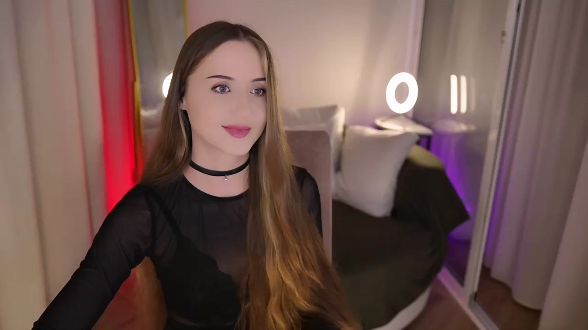 Gallery image thumbnail from Innocent_Soul's myfreecams stream on, 08/06/2025, 17:08 image 17 of 20