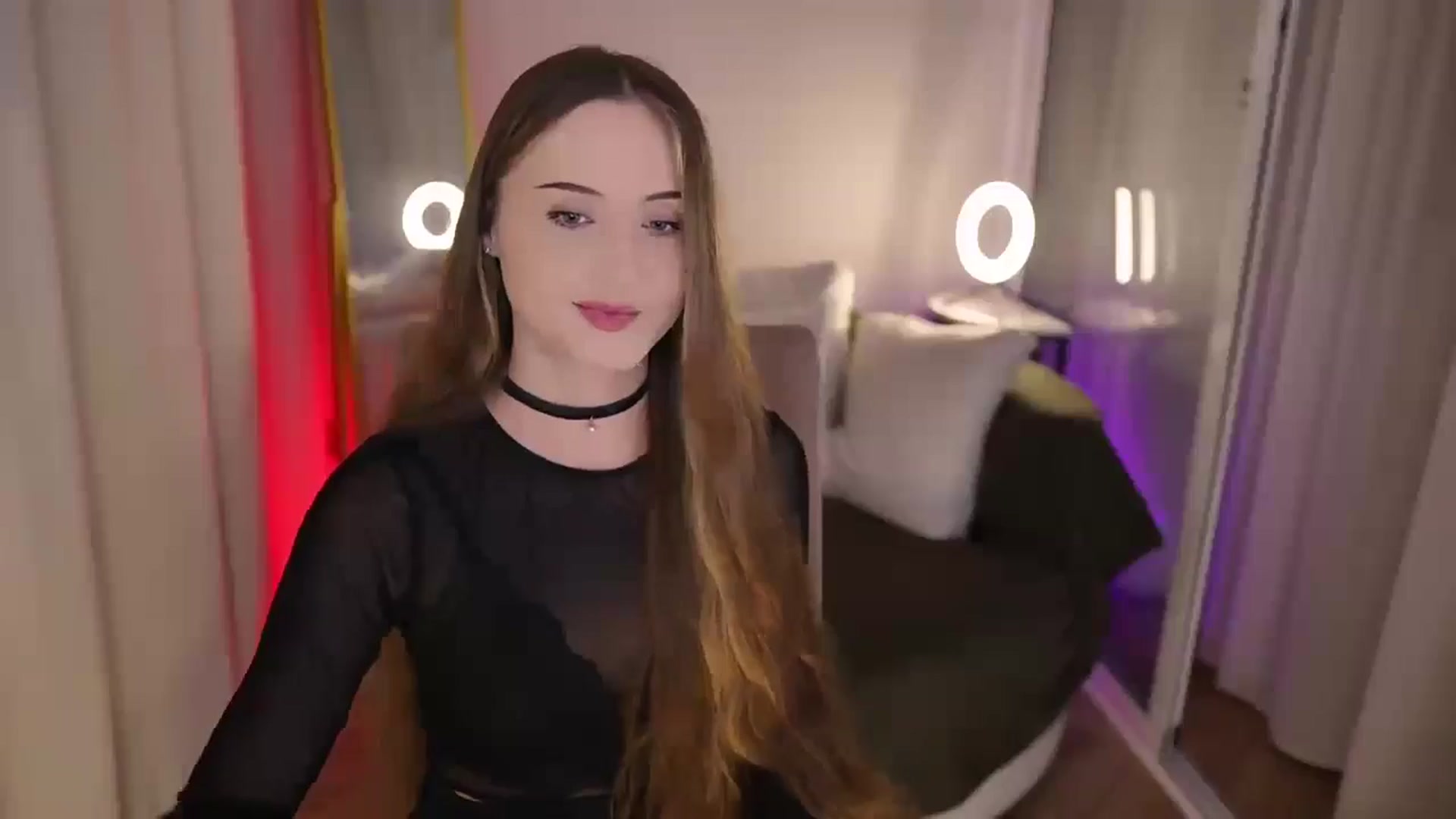 Gallery image thumbnail from Innocent_Soul's myfreecams stream on, 08/06/2025, 17:08 image 15 of 20