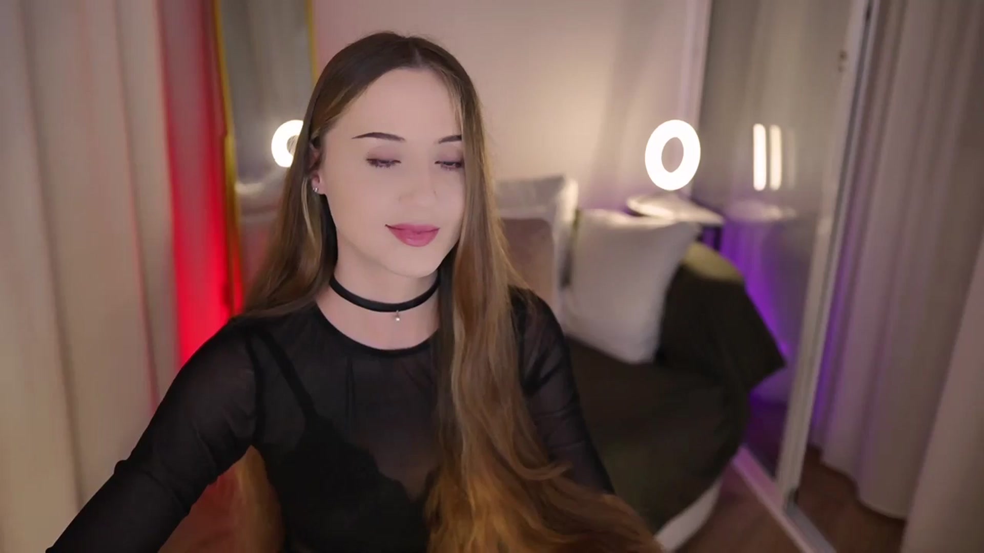 Gallery image thumbnail from Innocent_Soul's myfreecams stream on, 08/06/2025, 17:08 image 8 of 20