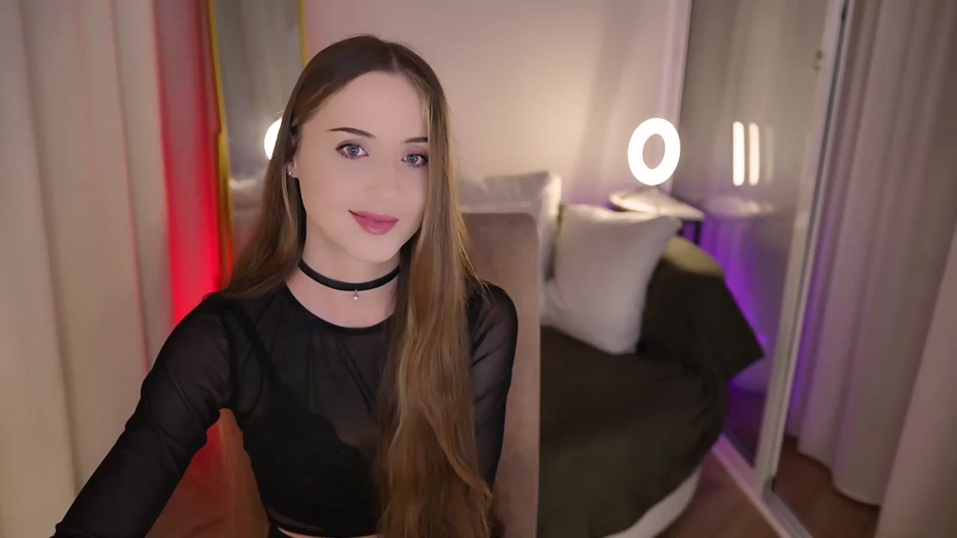 Gallery image thumbnail from Innocent_Soul's myfreecams stream on, 08/06/2025, 17:08 image 11 of 20
